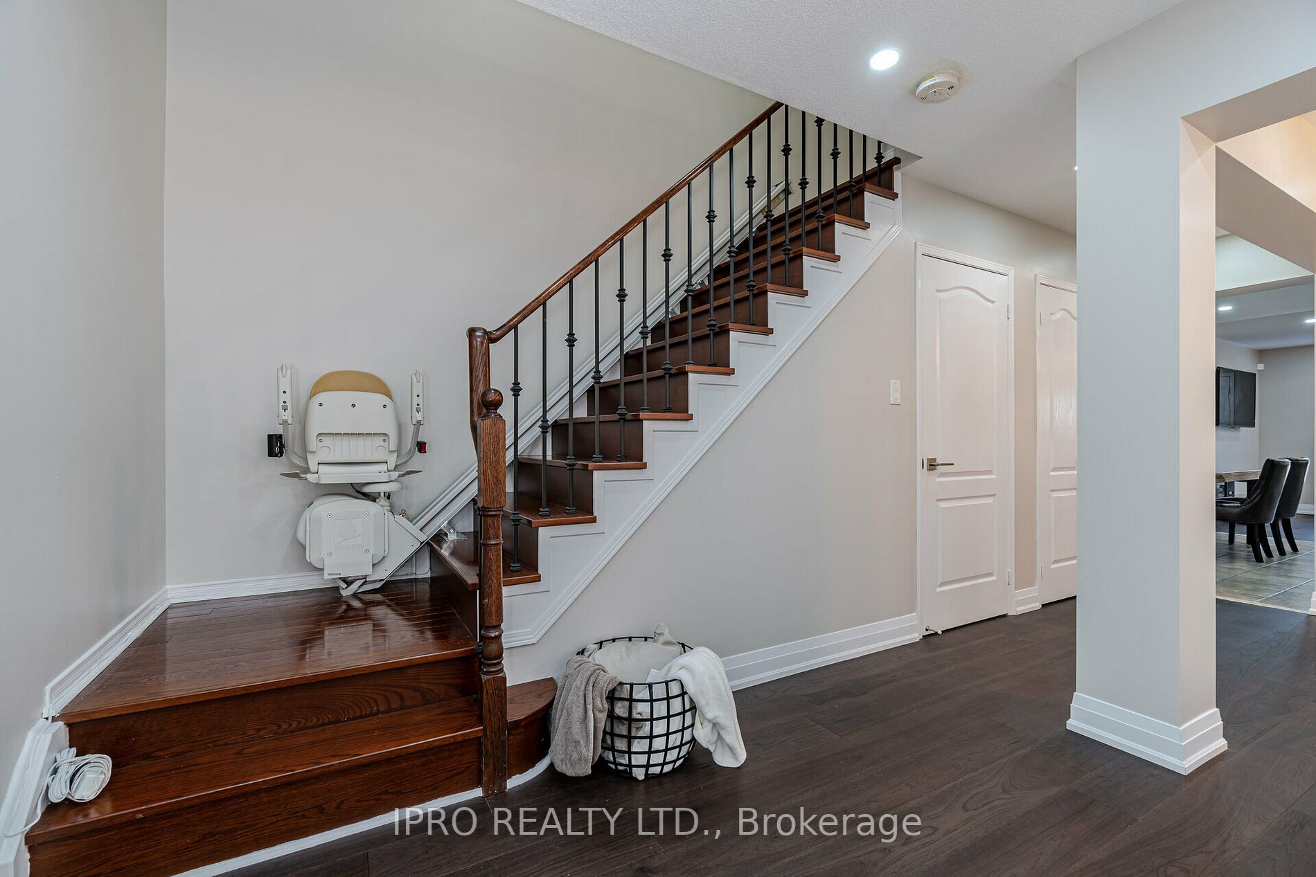 3035 Mission Hill Dr