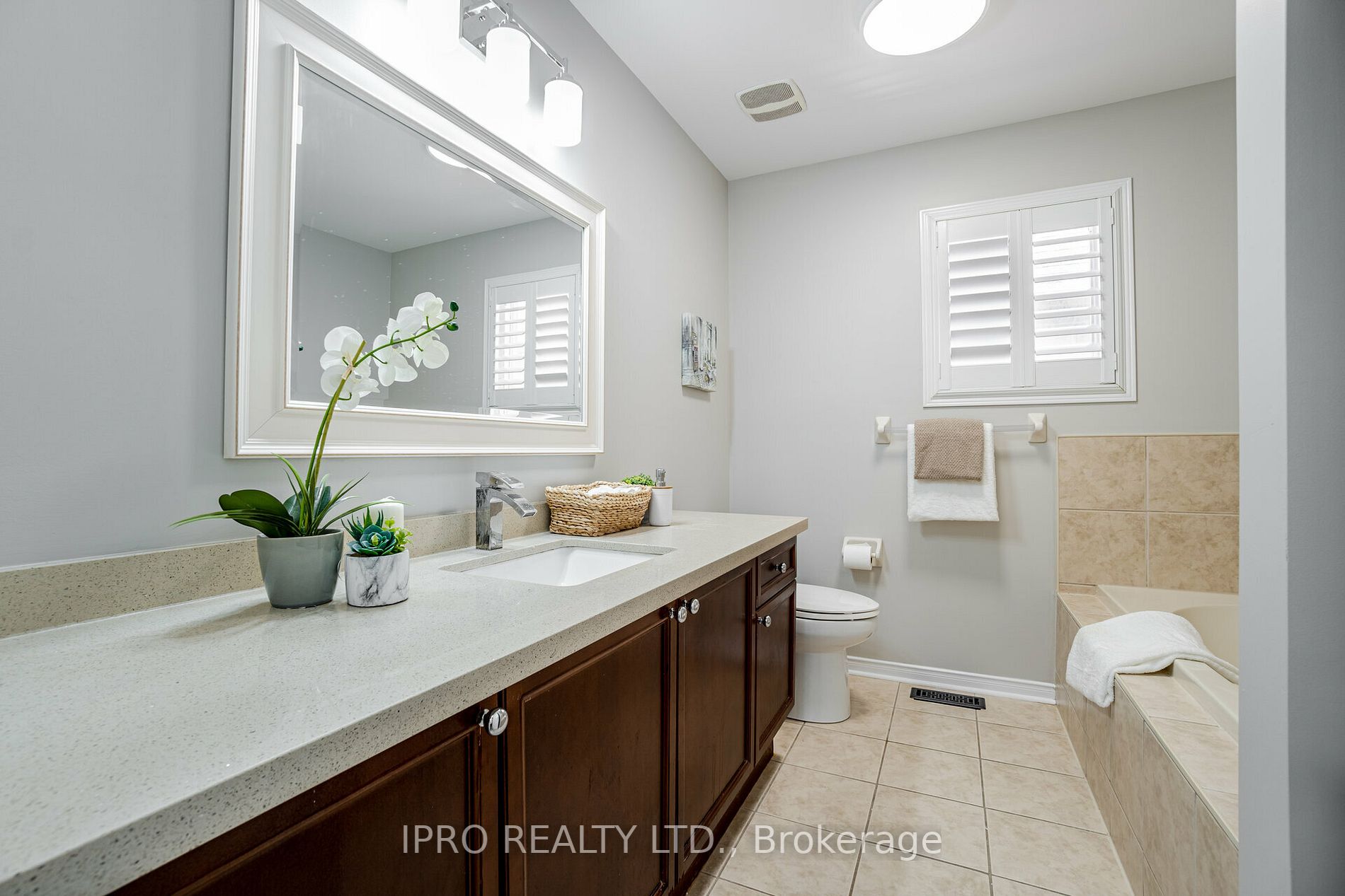 3035 Mission Hill Dr