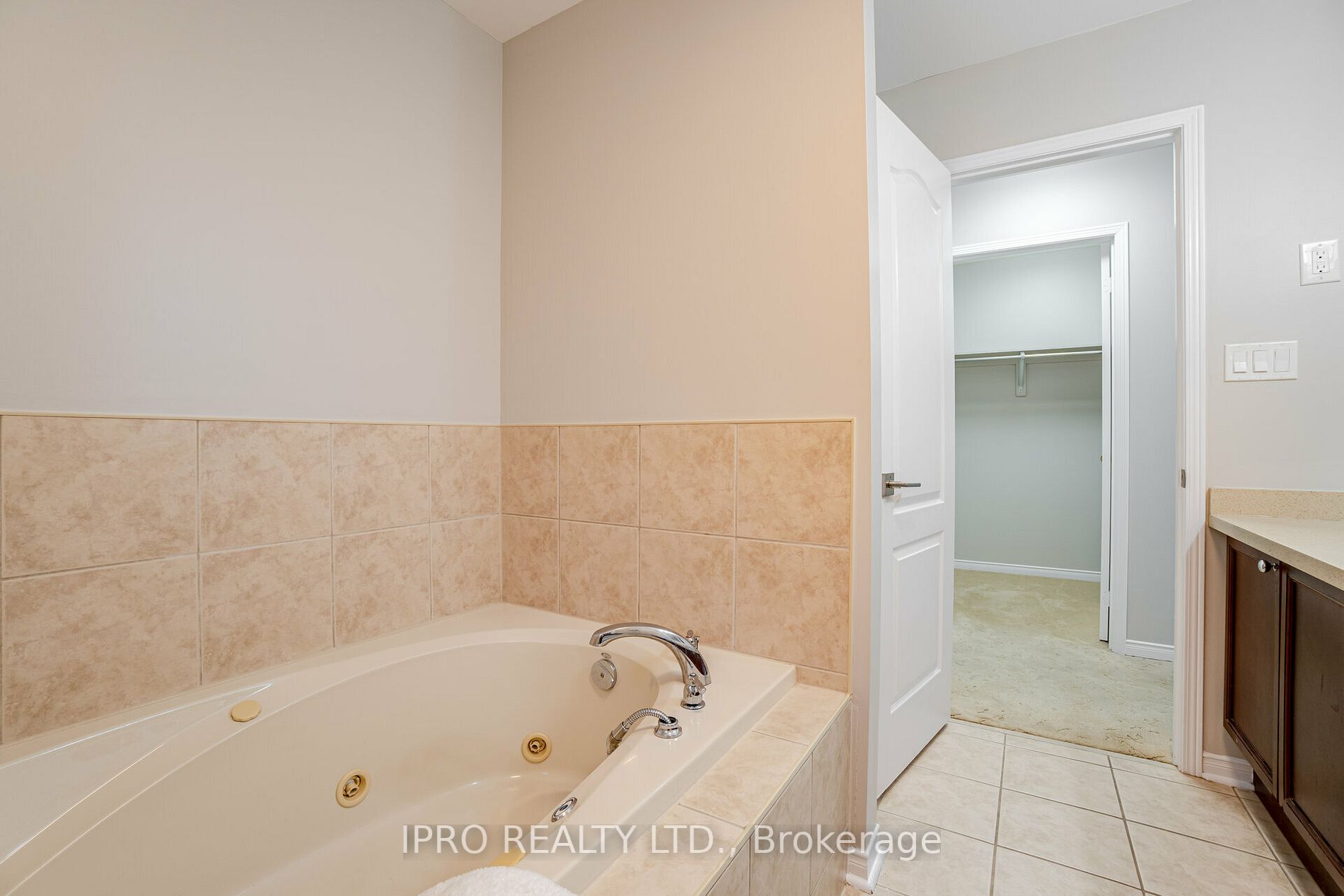 3035 Mission Hill Dr