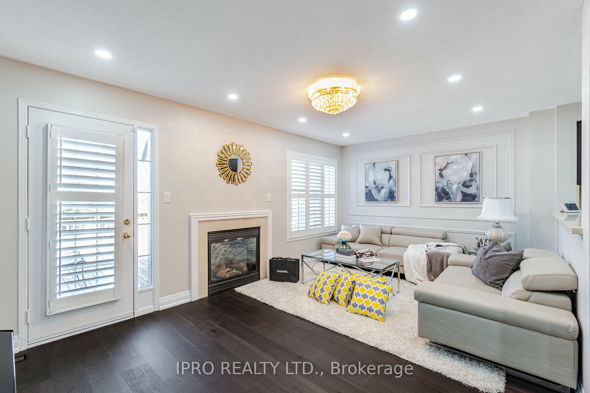 3035 Mission Hill Dr