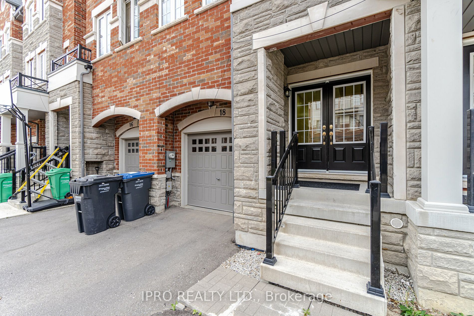 18 Hobart Gardens