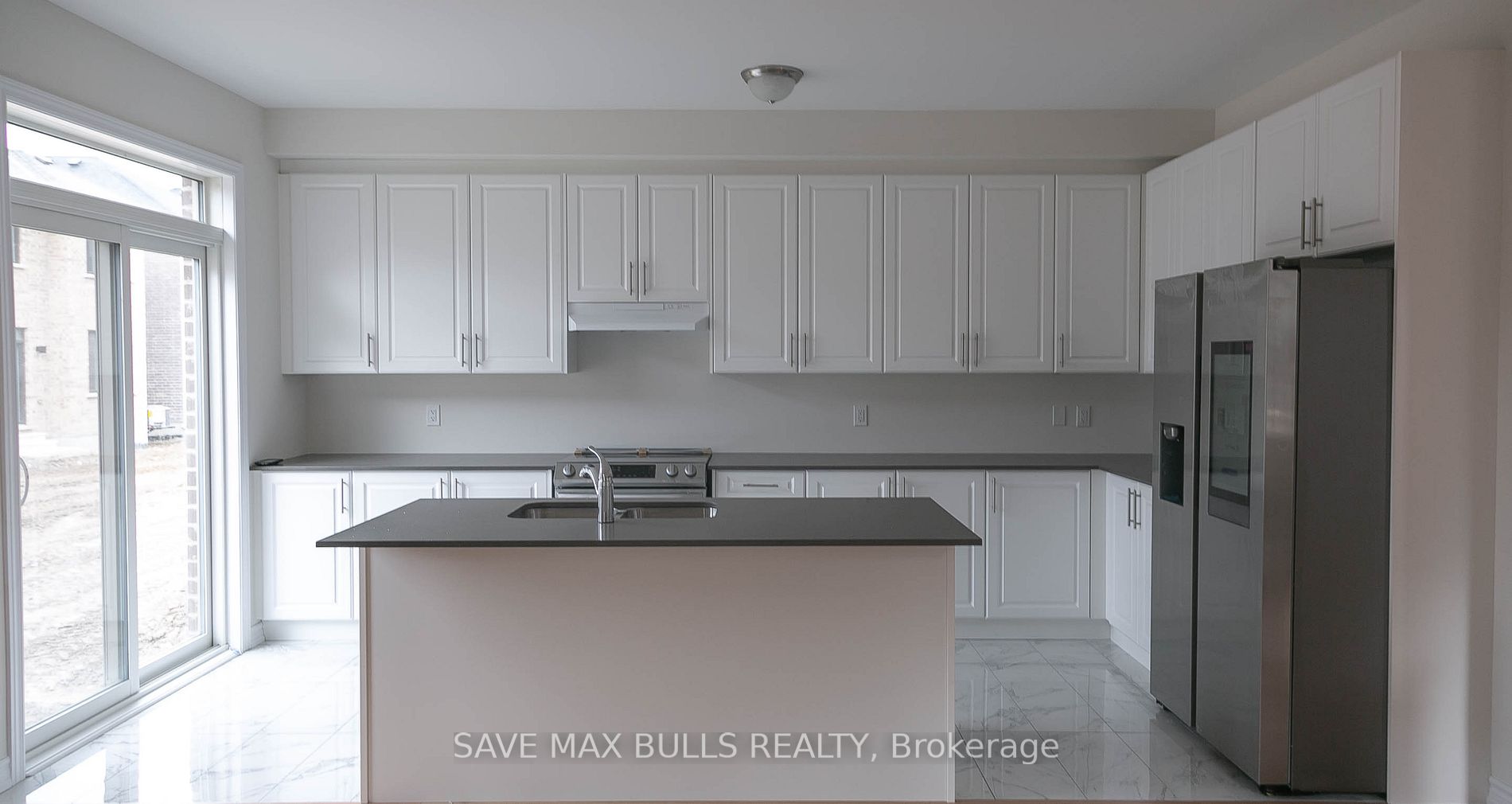 605 Leatherleaf Landing