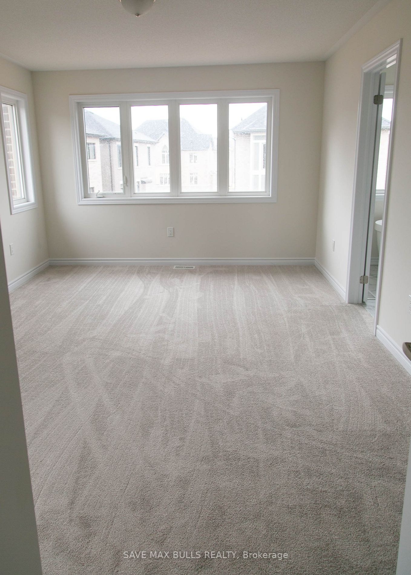 605 Leatherleaf Landing