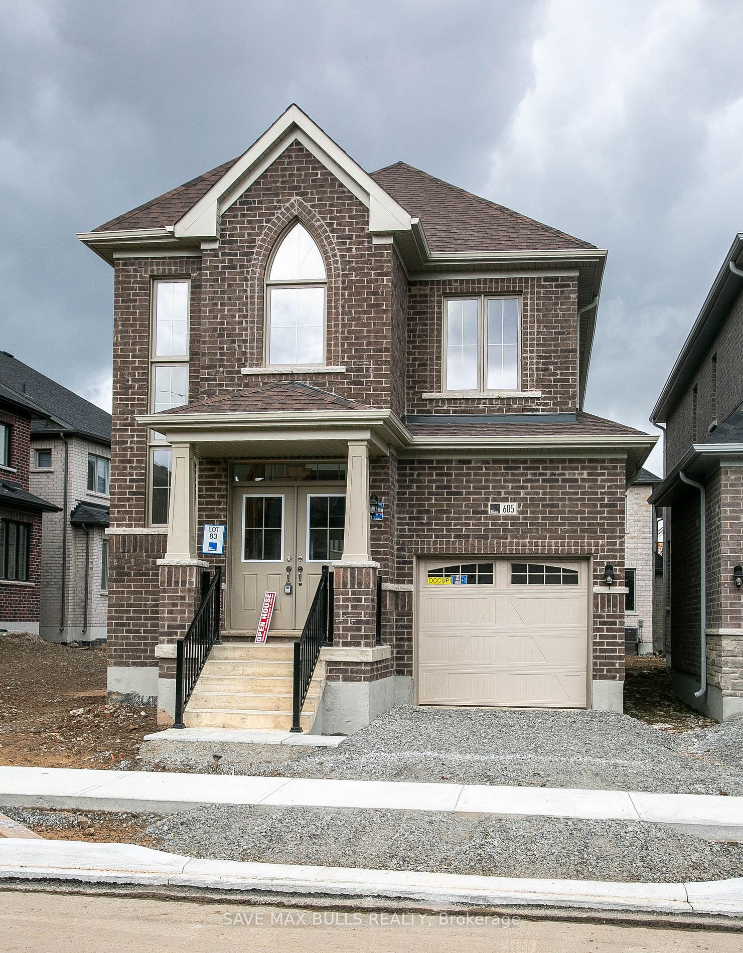 605 Leatherleaf Landing