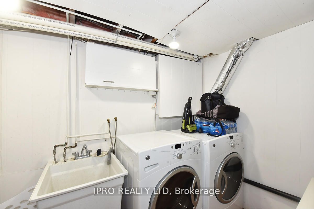 8 Core Cres