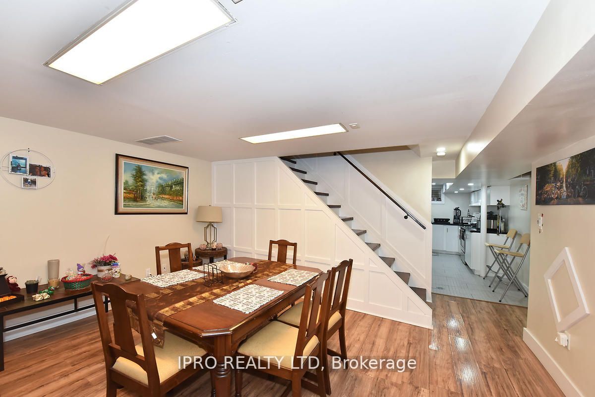 8 Core Cres