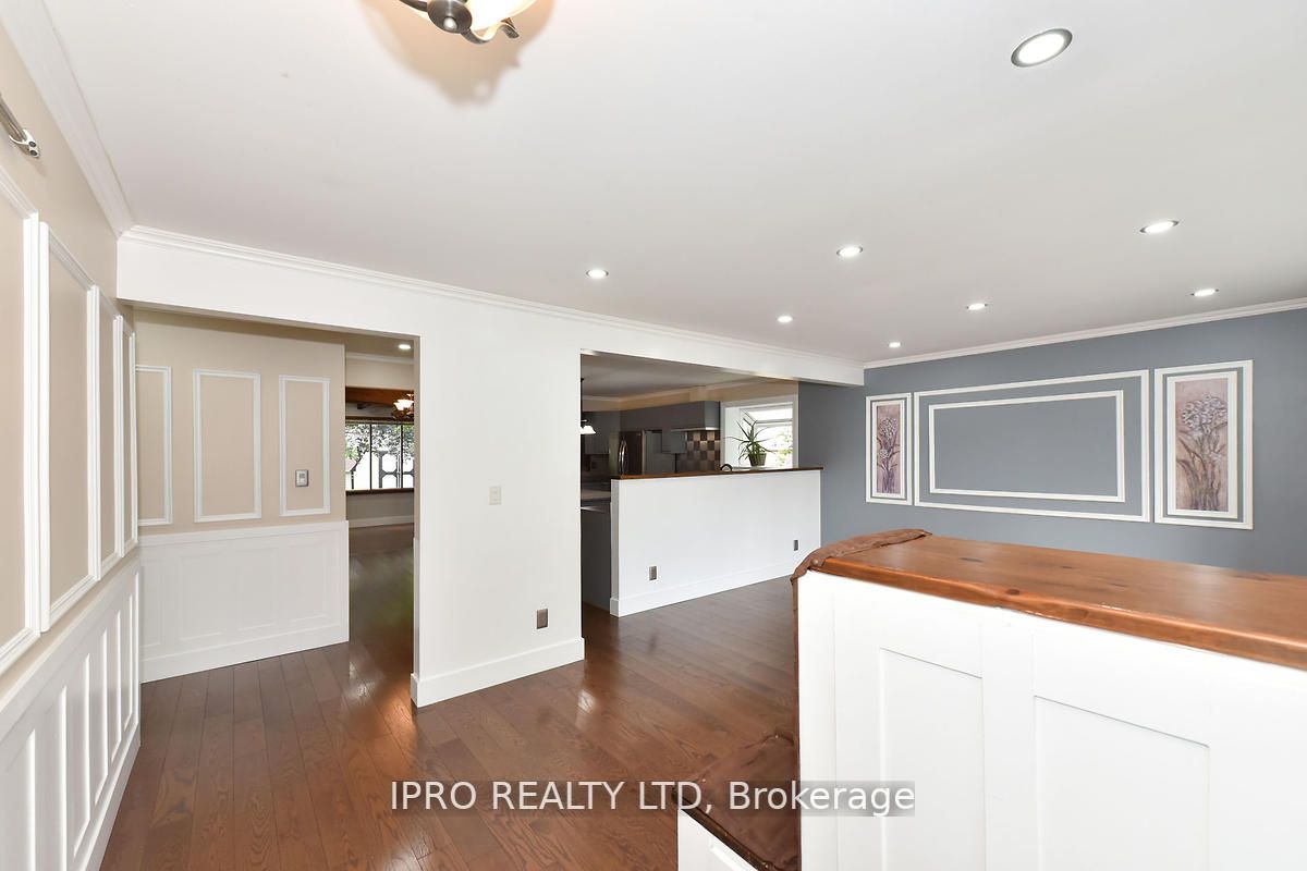 8 Core Cres