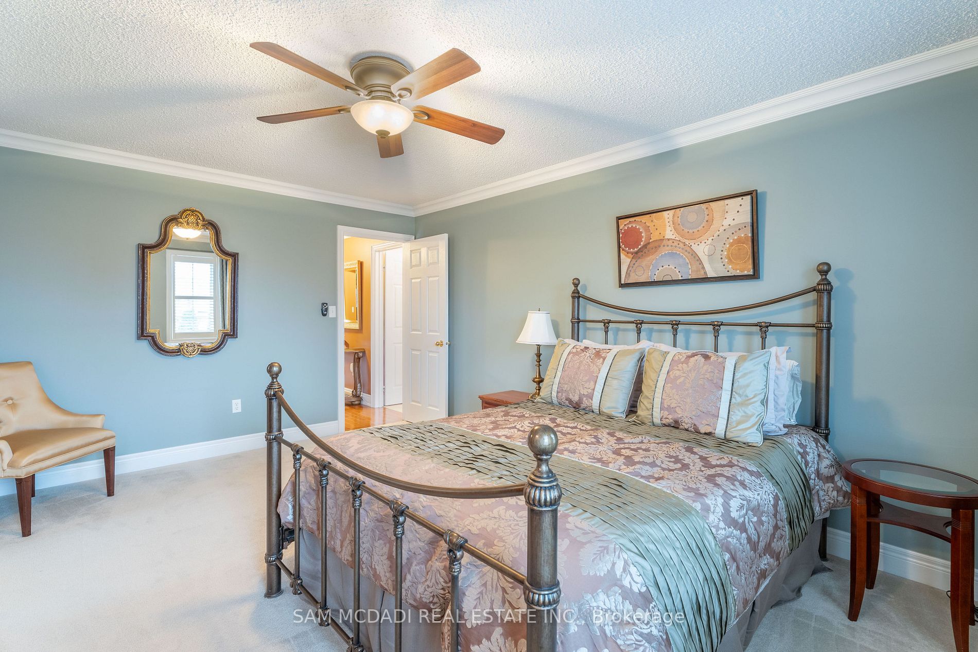 3852 Rosanna Dr