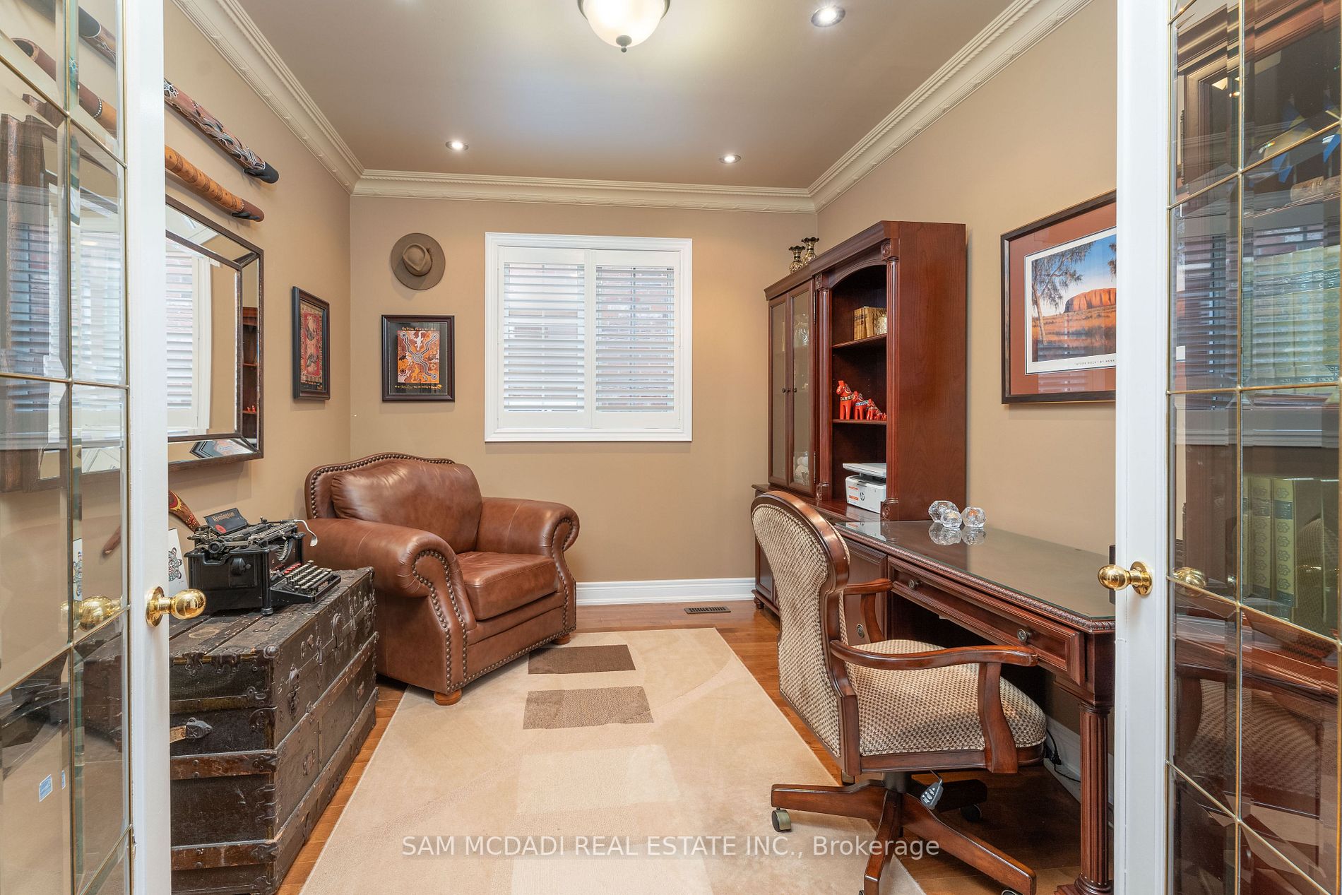 3852 Rosanna Dr
