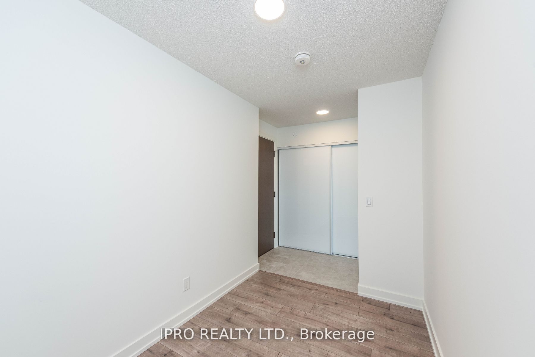 10 Wilby Cres, #1404
