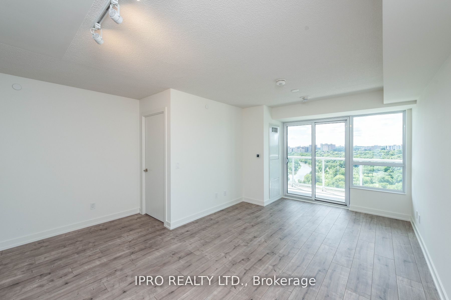 10 Wilby Cres, #1404