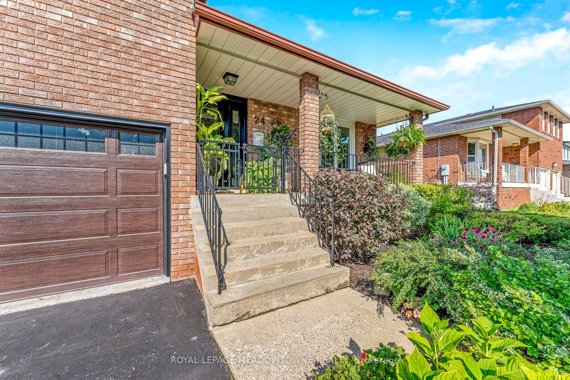 24 Hillside Dr