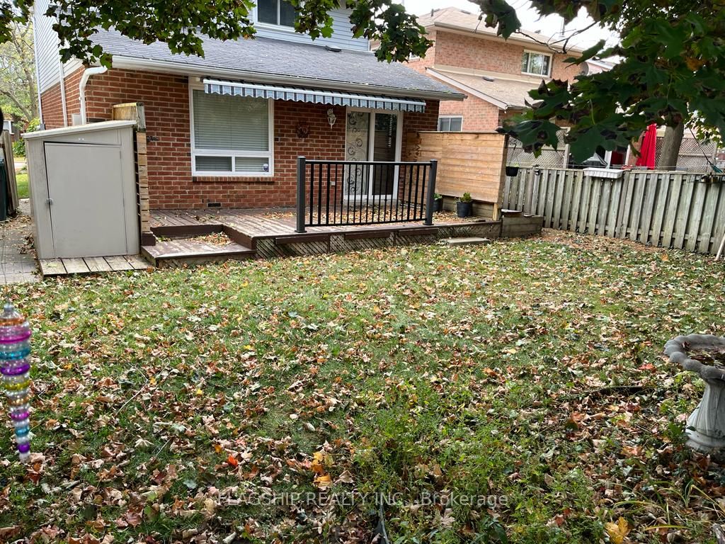 12 Elderbank Court