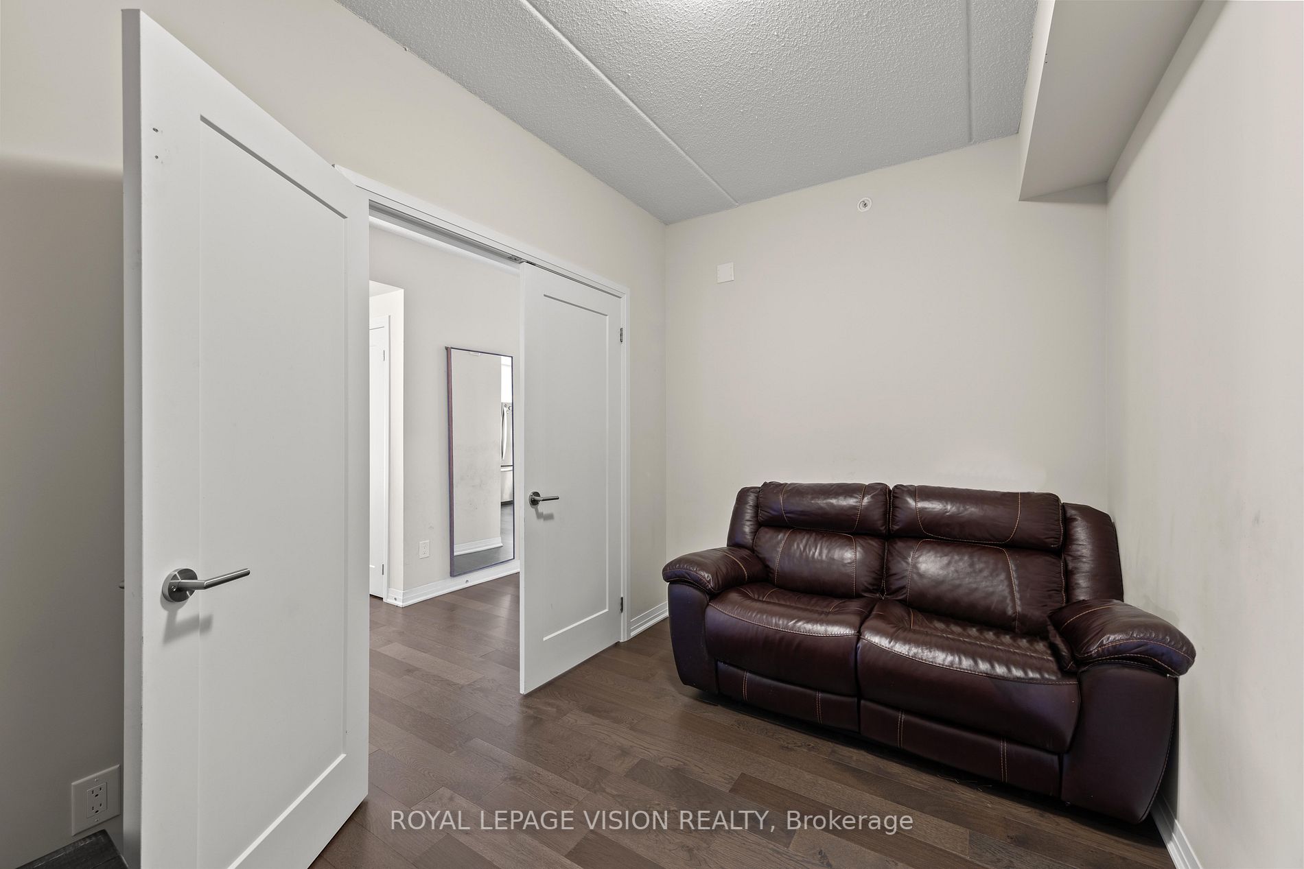 610 Farmstead Dr, #227