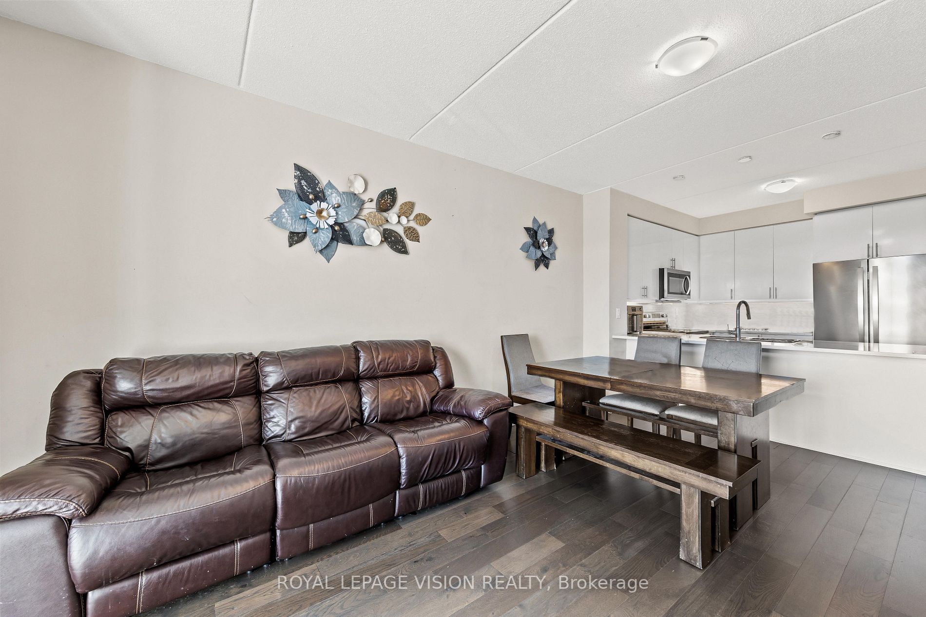 610 Farmstead Dr, #227