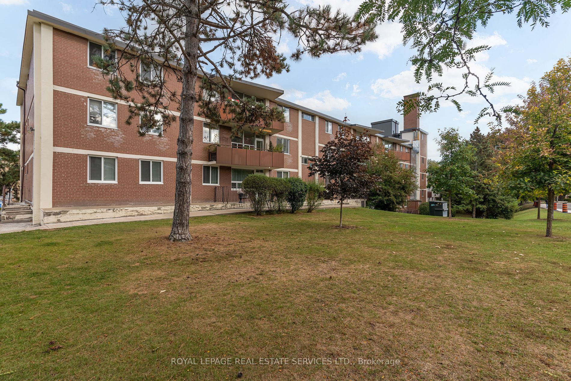100 Coe Hill Dr, #208