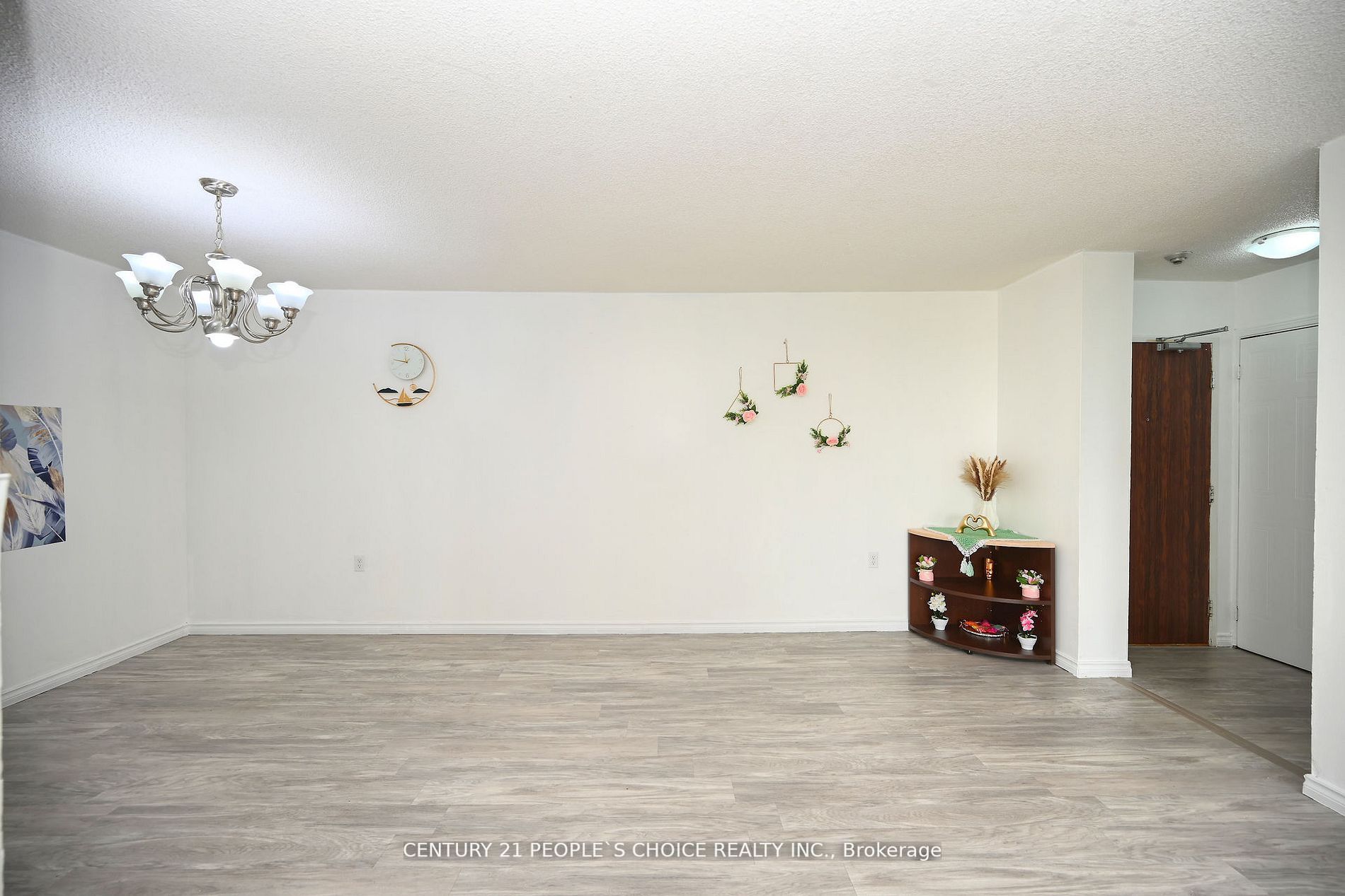 17 Knightsbridge Rd, #604