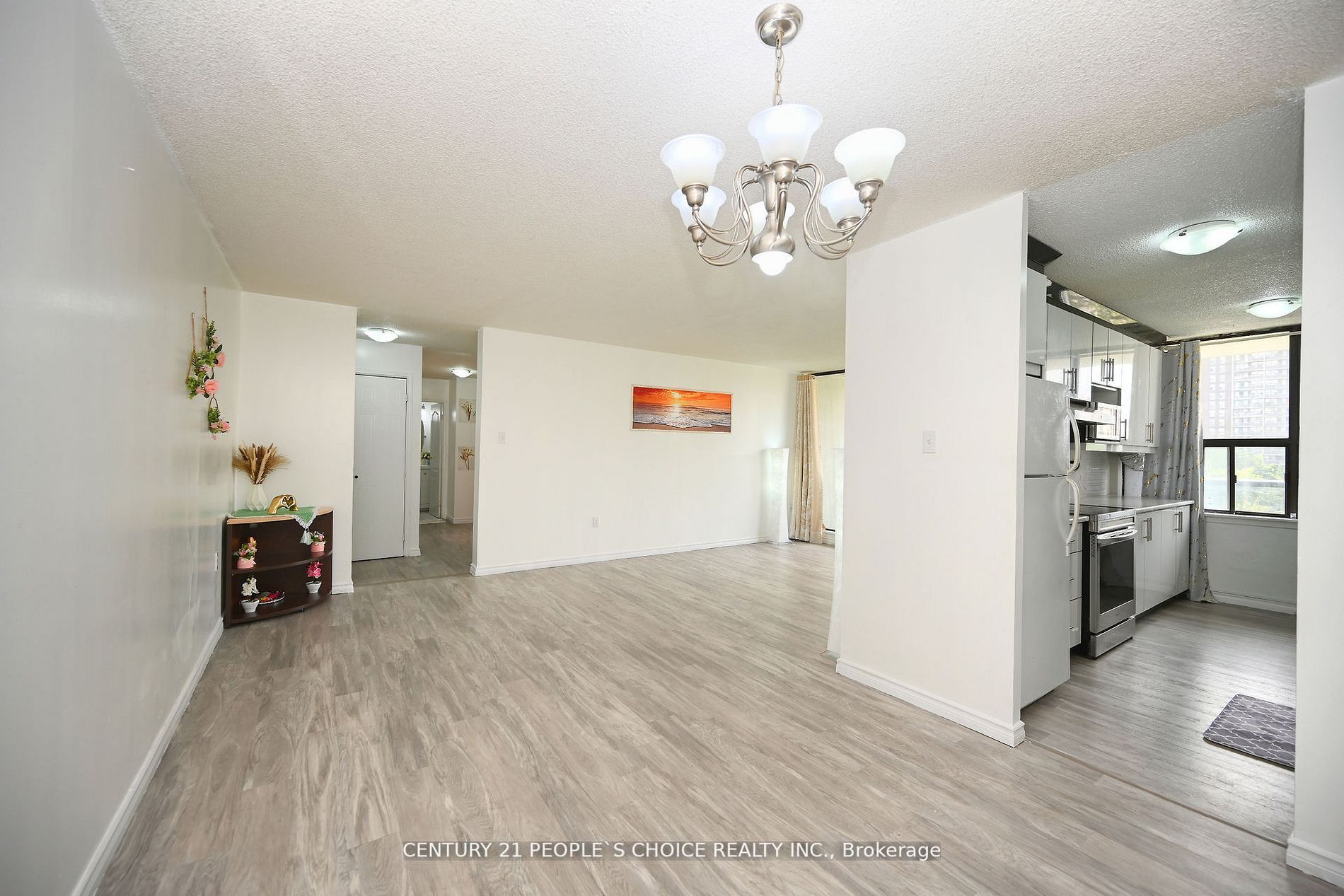 17 Knightsbridge Rd, #604