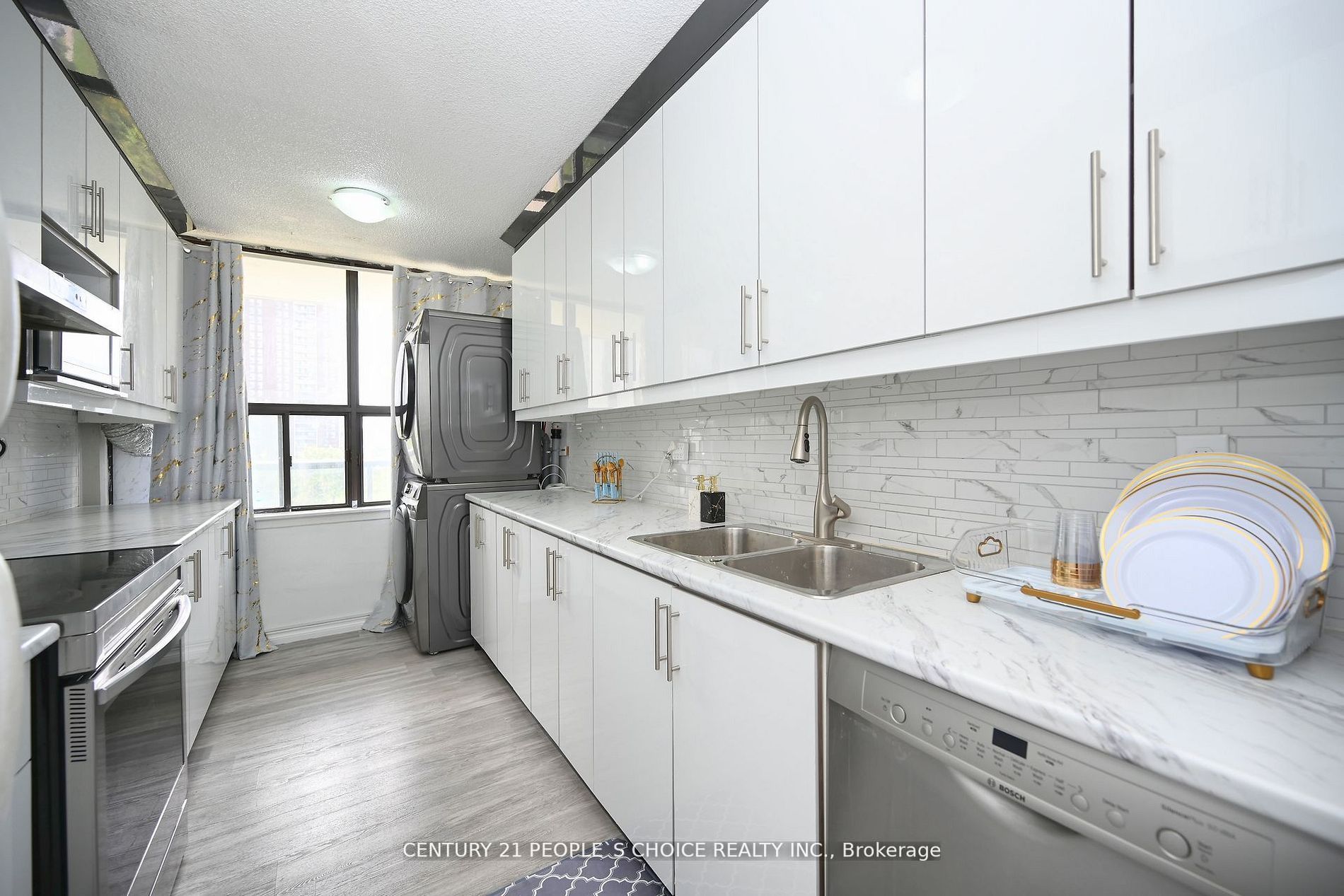 17 Knightsbridge Rd, #604