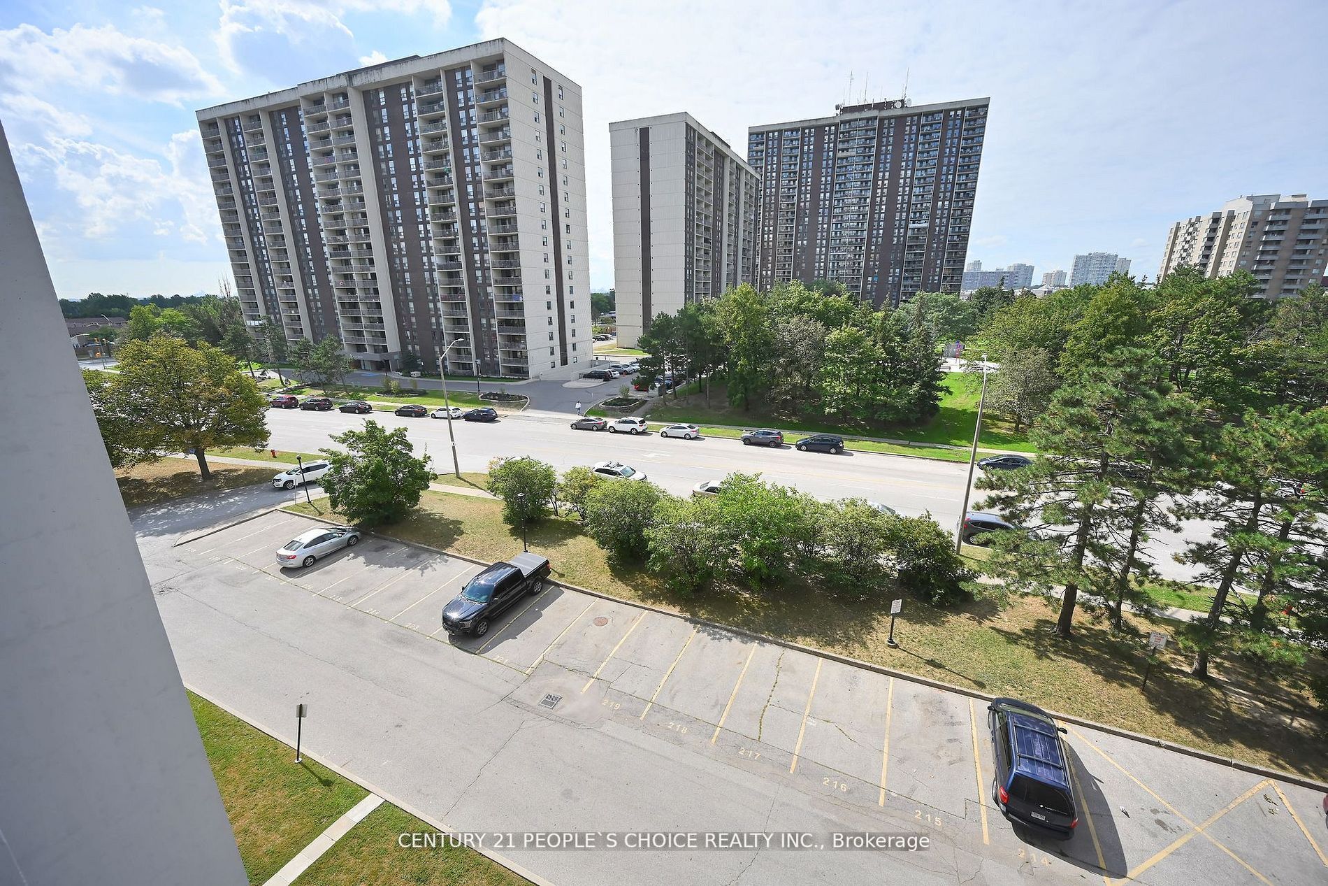 17 Knightsbridge Rd, #604