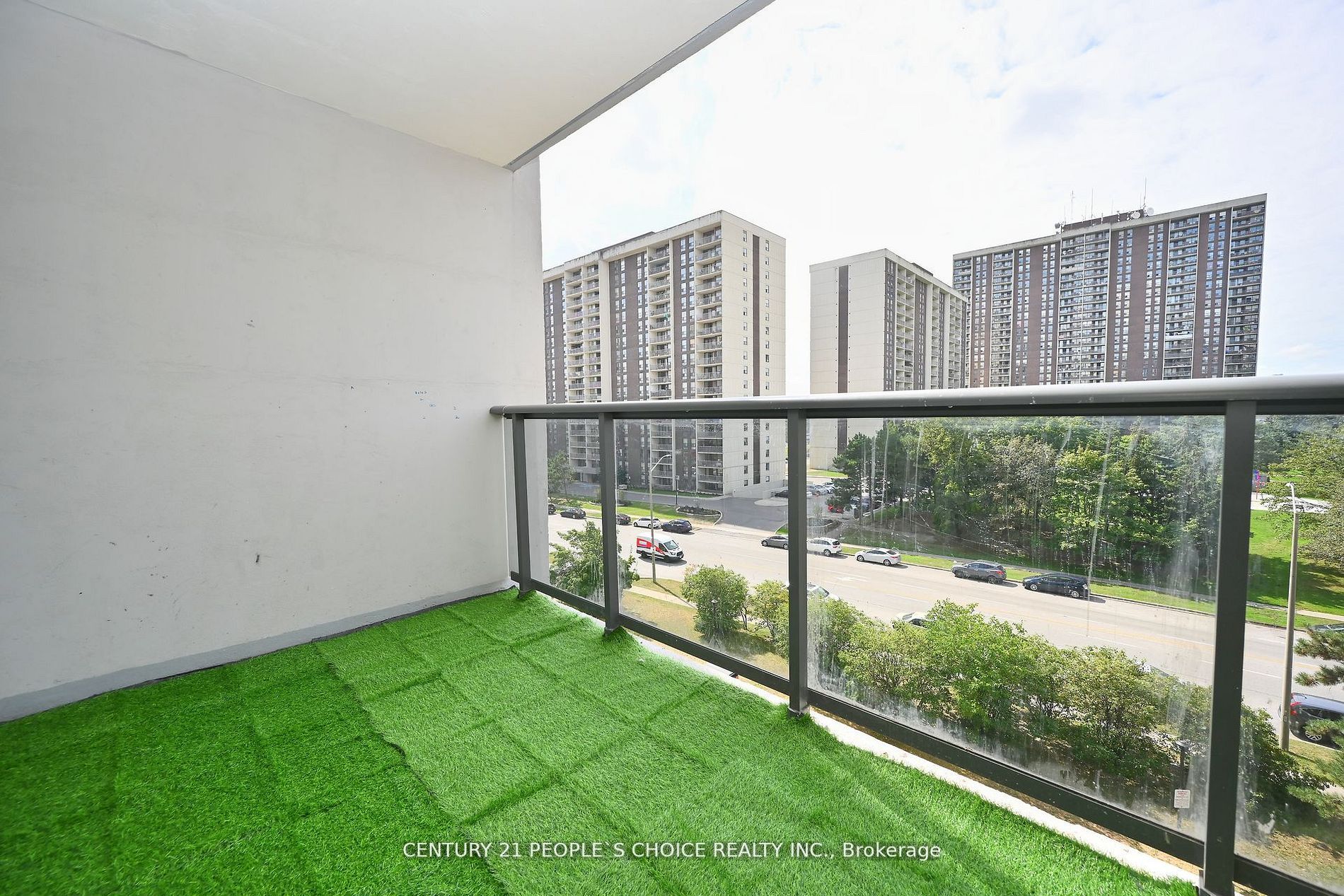 17 Knightsbridge Rd, #604