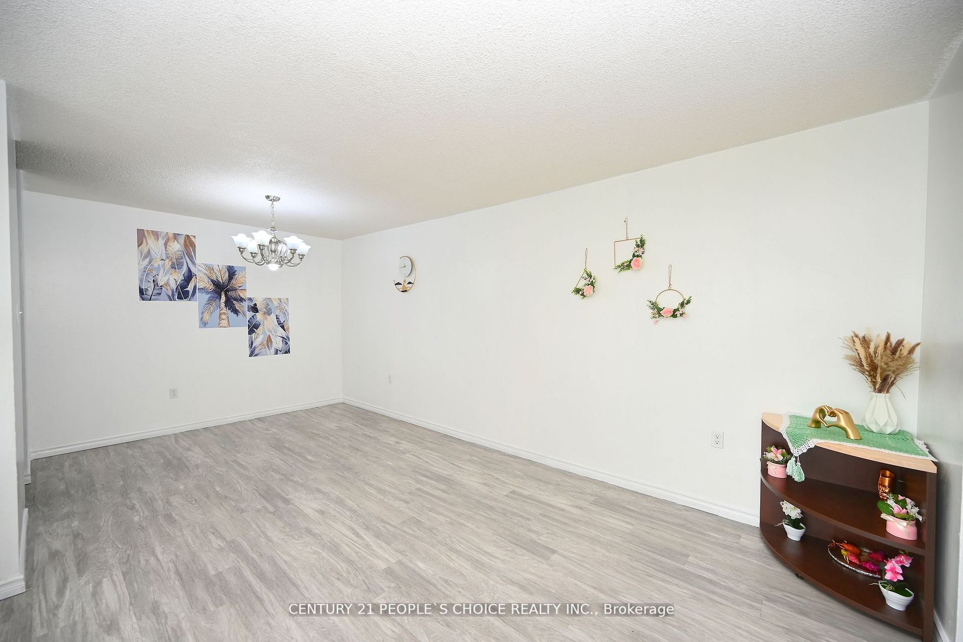 17 Knightsbridge Rd, #604