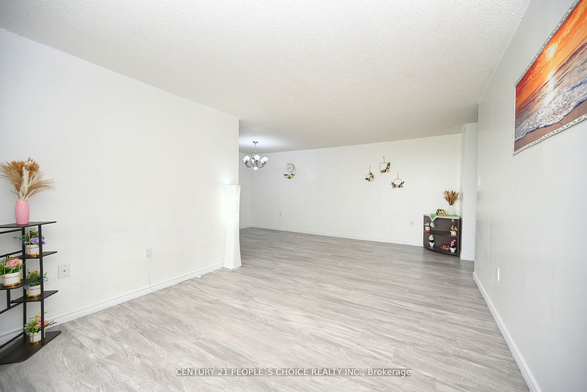 17 Knightsbridge Rd, #604