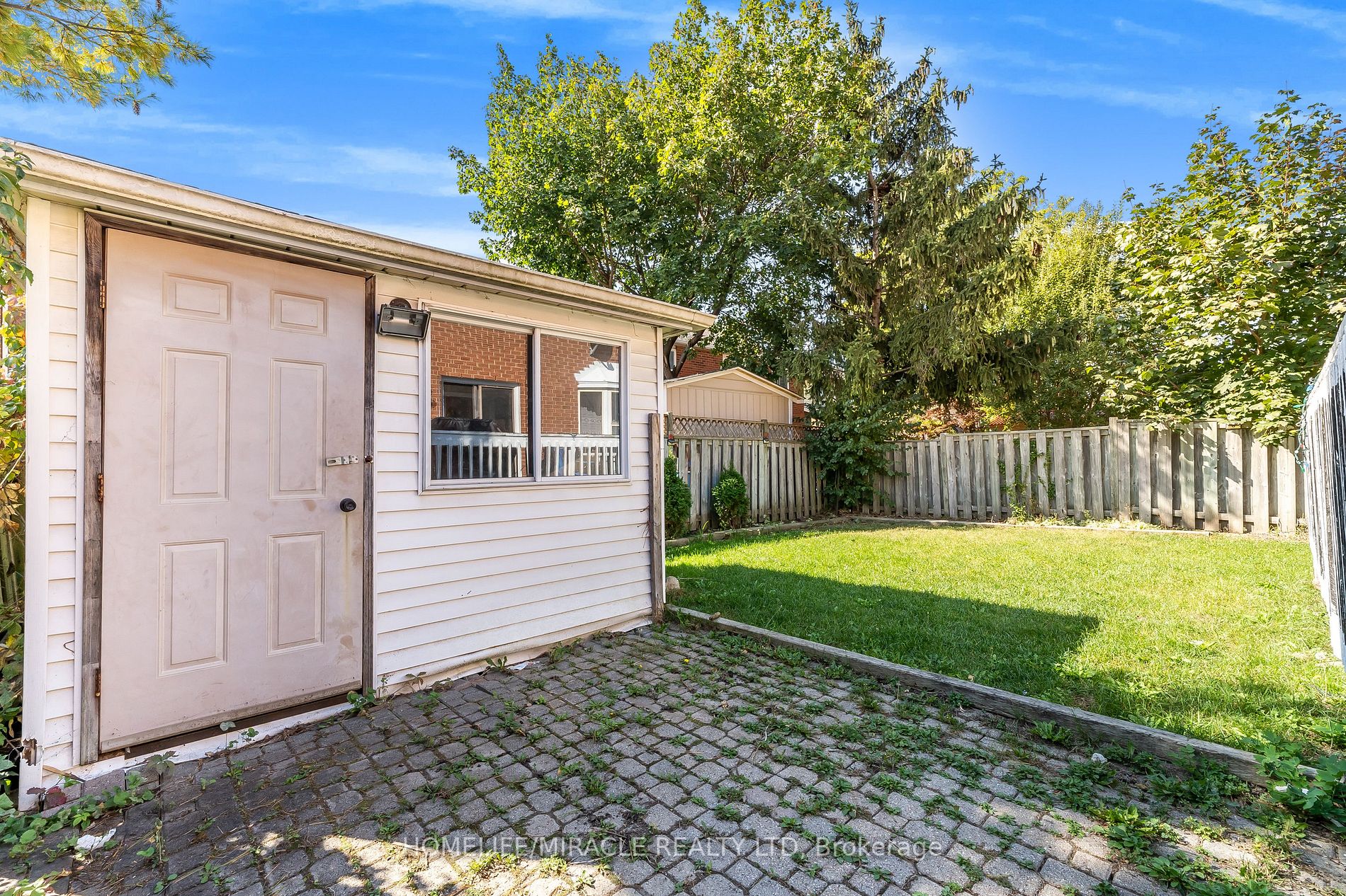 229 Vodden St W