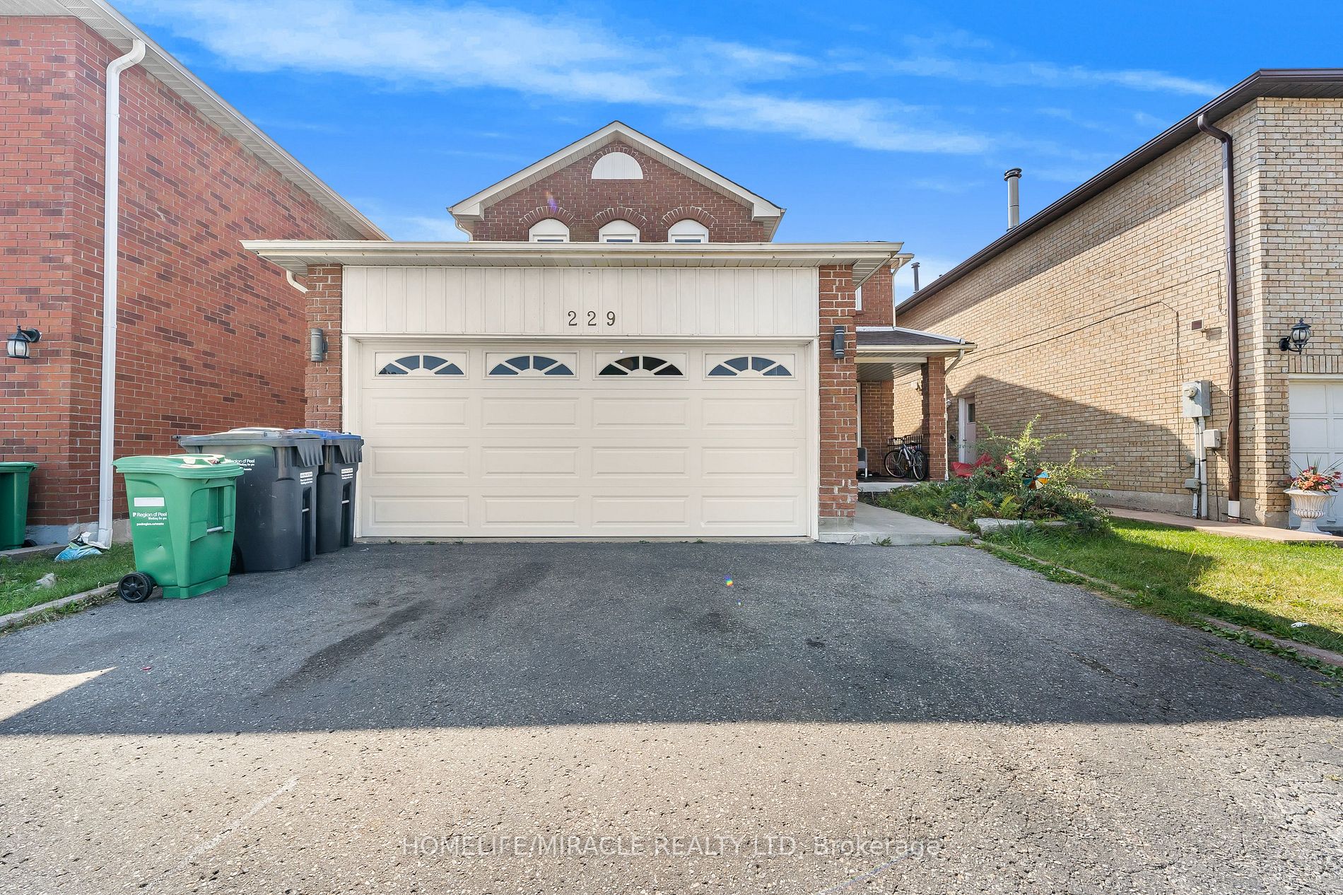 229 Vodden St W
