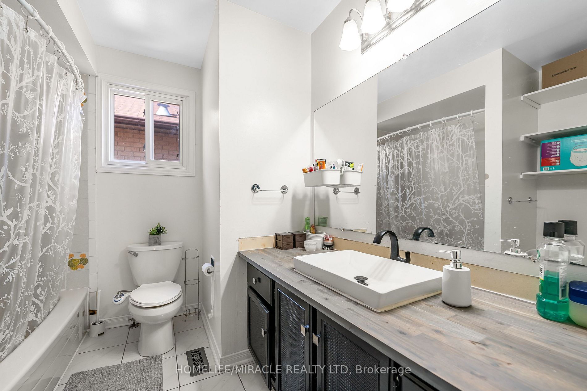 229 Vodden St W