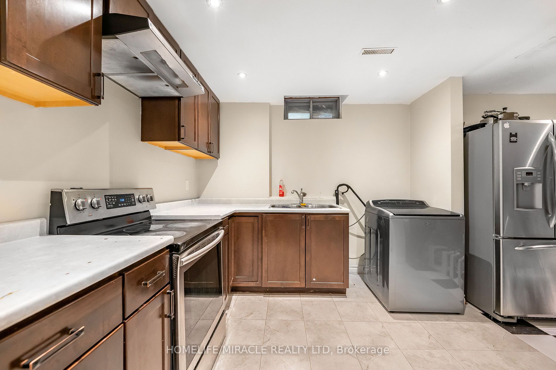 229 Vodden St W