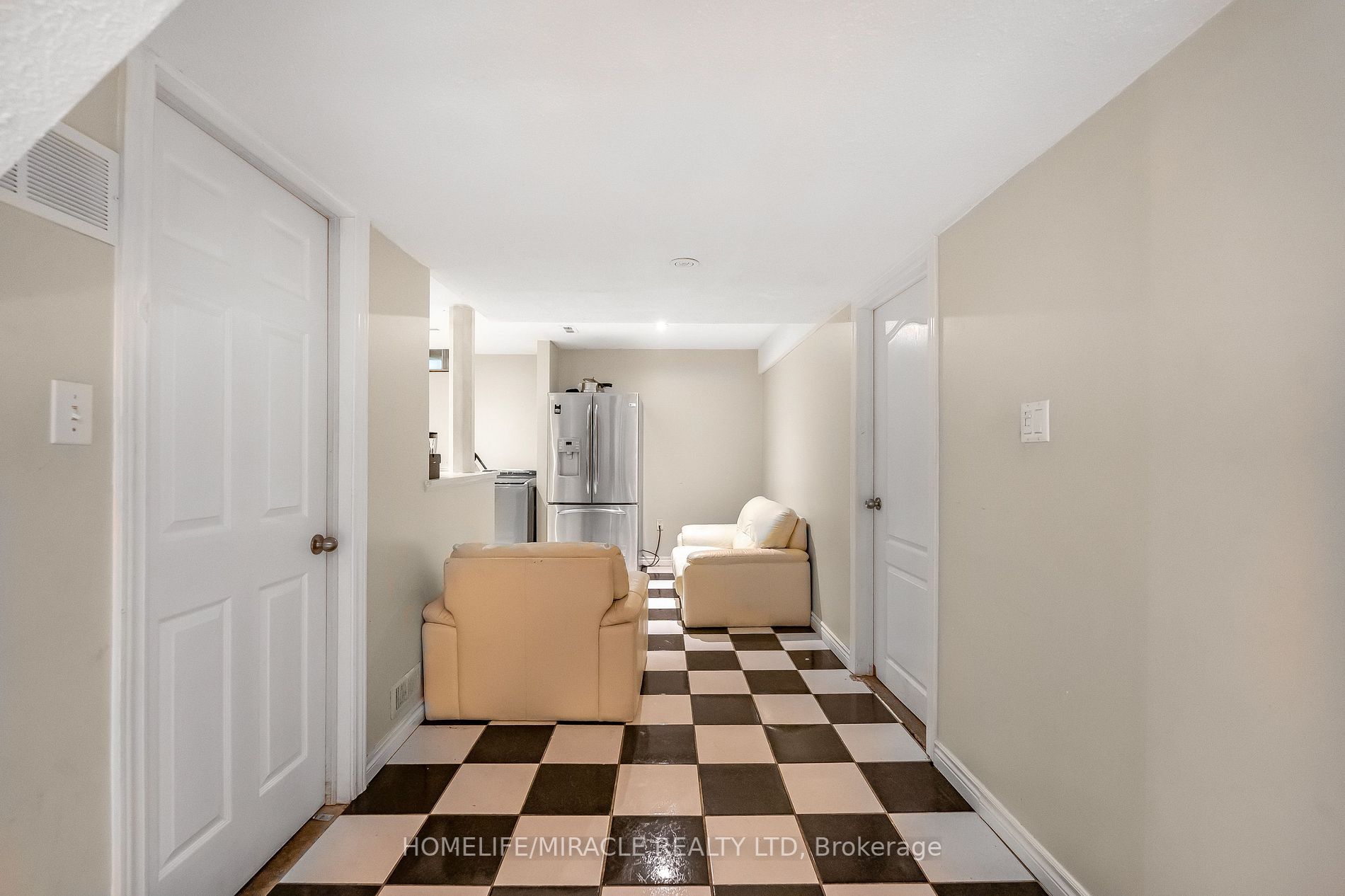 229 Vodden St W