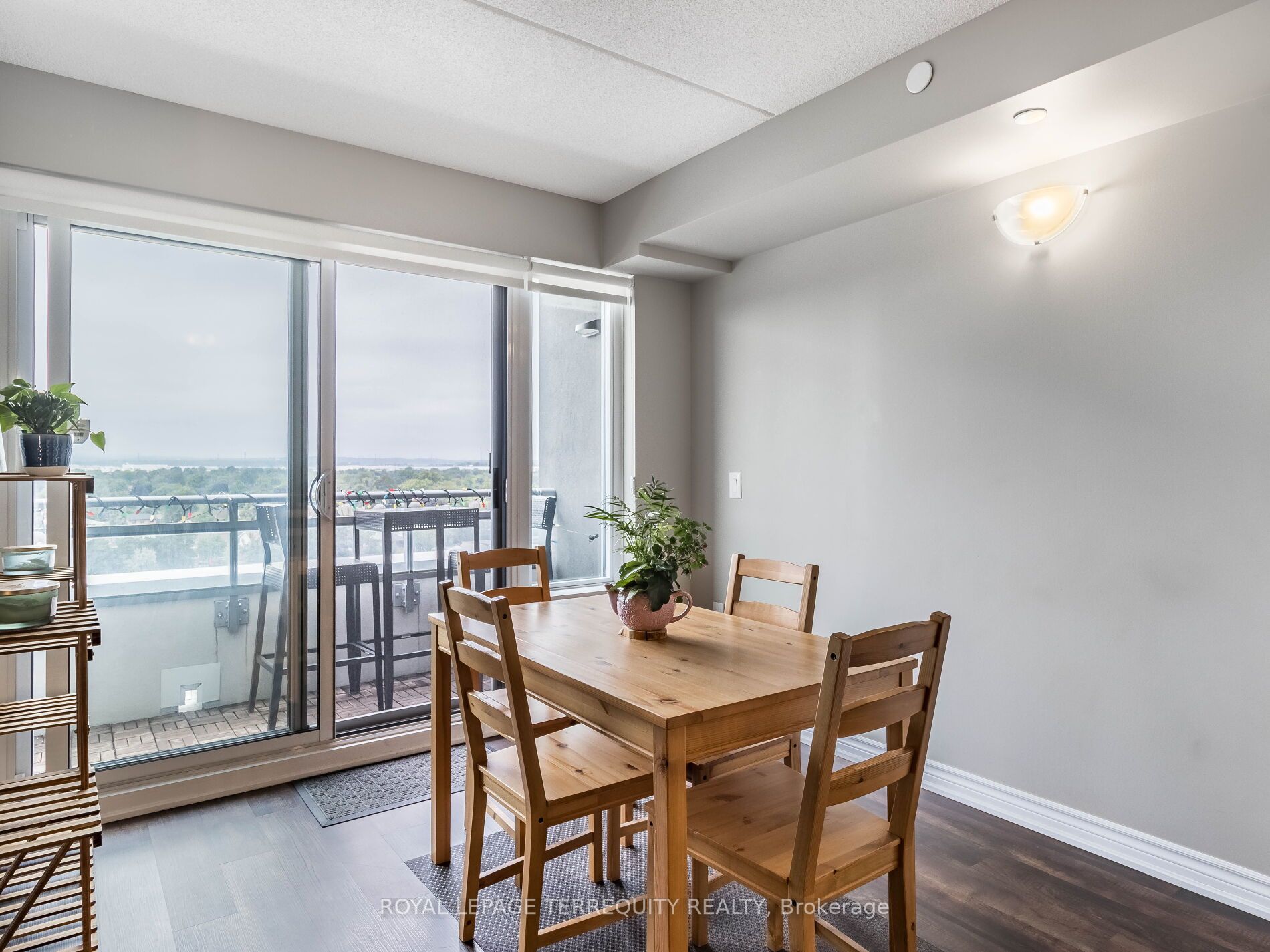 716 Main Street E, #1008