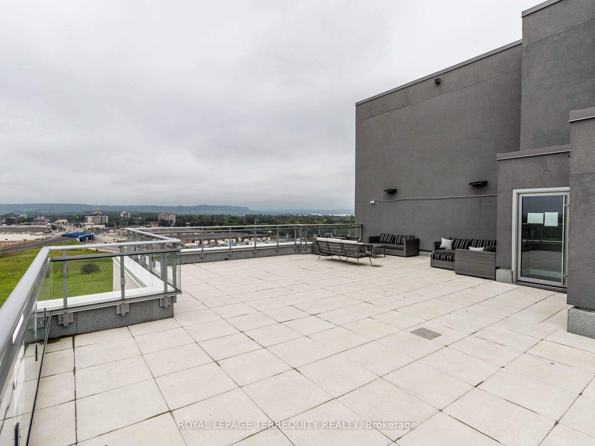 716 Main Street E, #1008