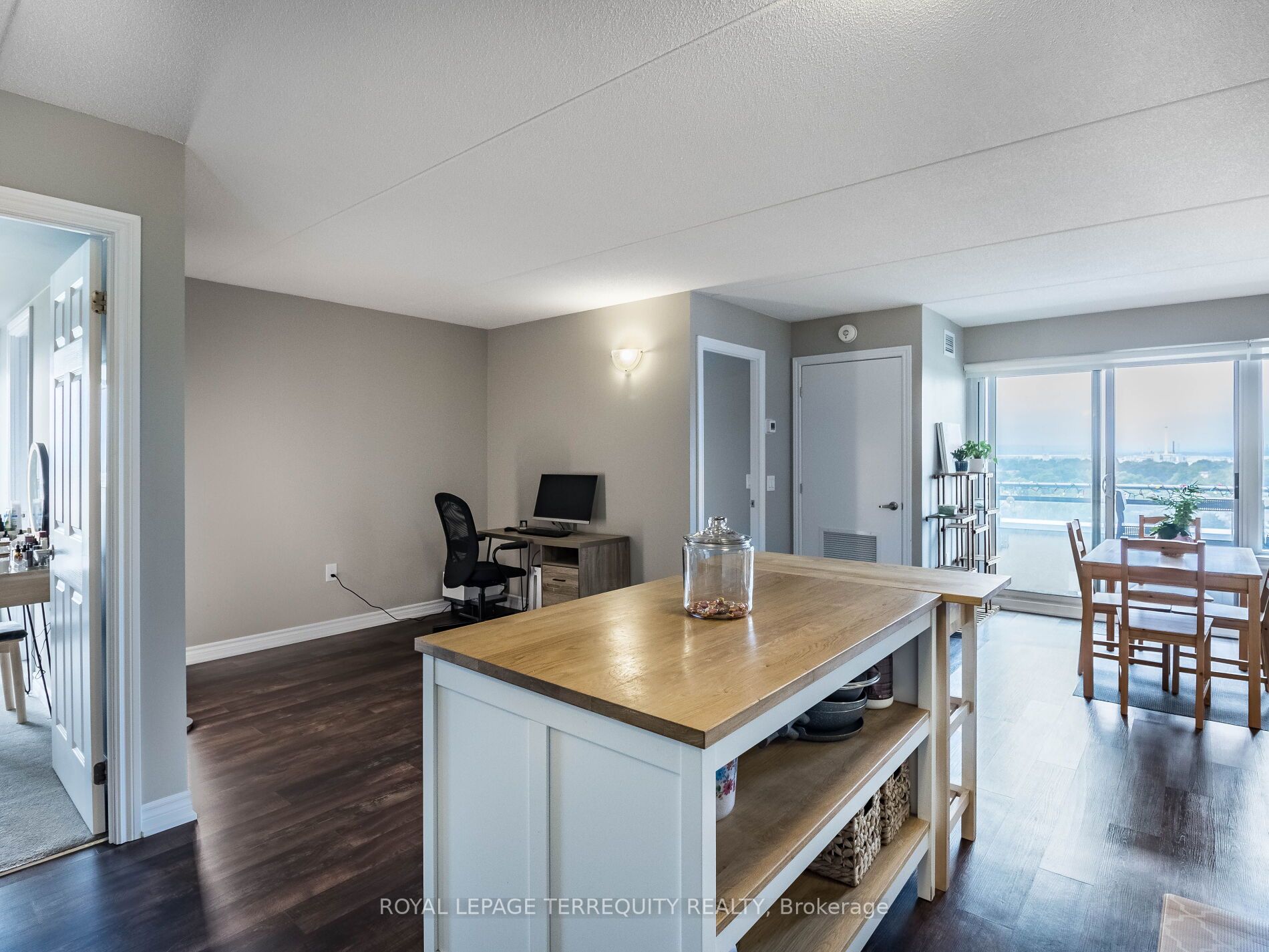 716 Main Street E, #1008