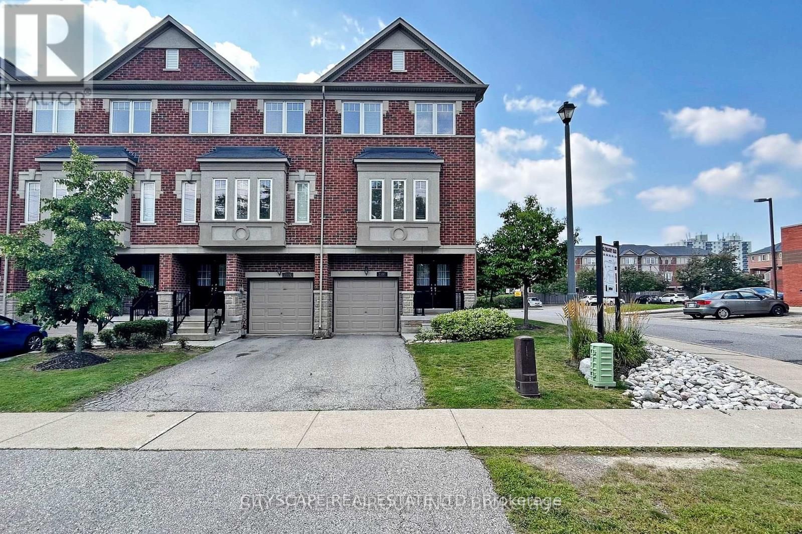 2596 Glengarry Rd E, #0