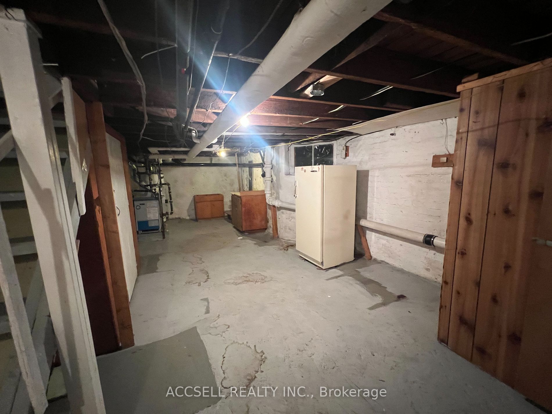 265 Maria St