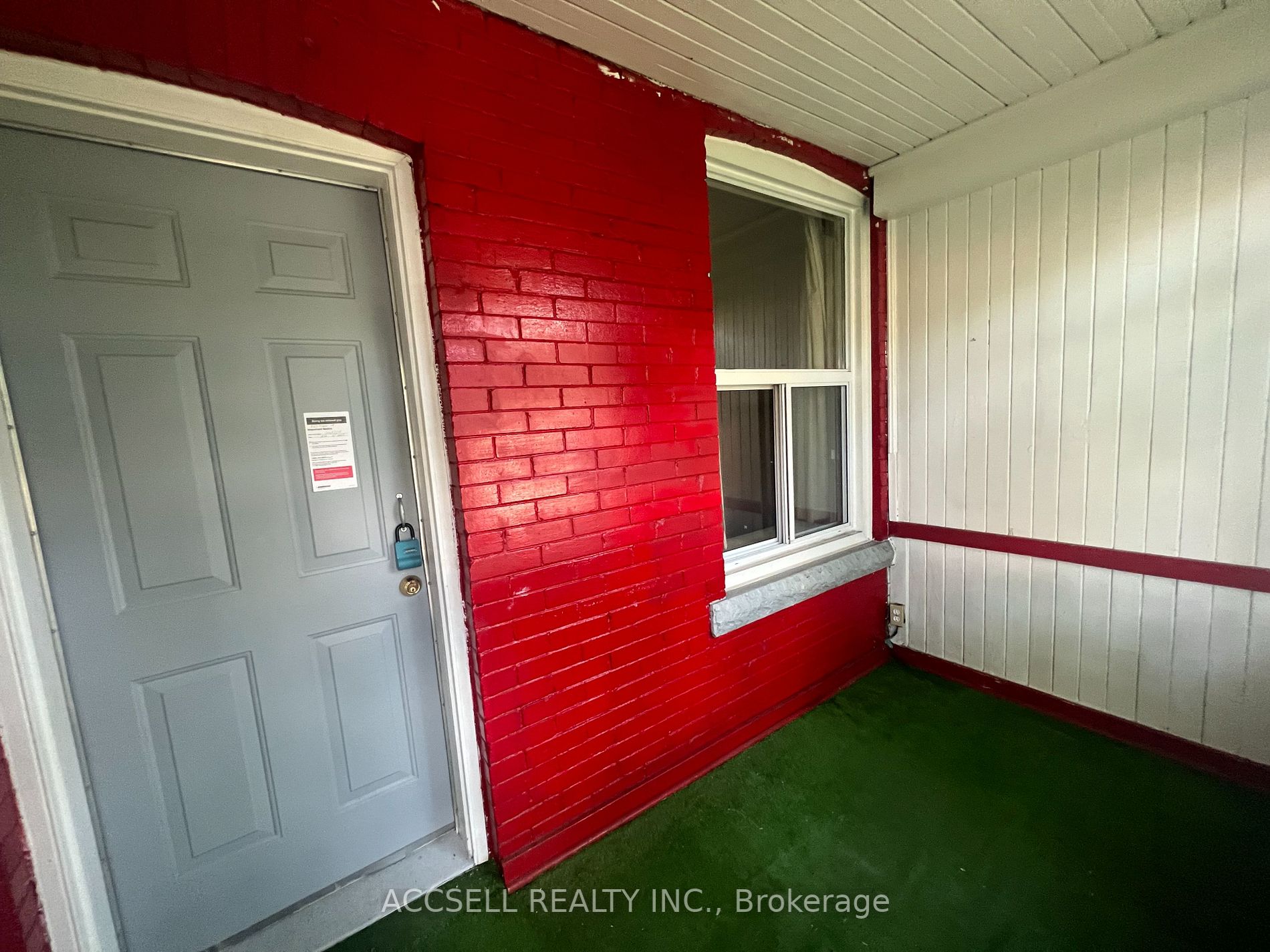 265 Maria St