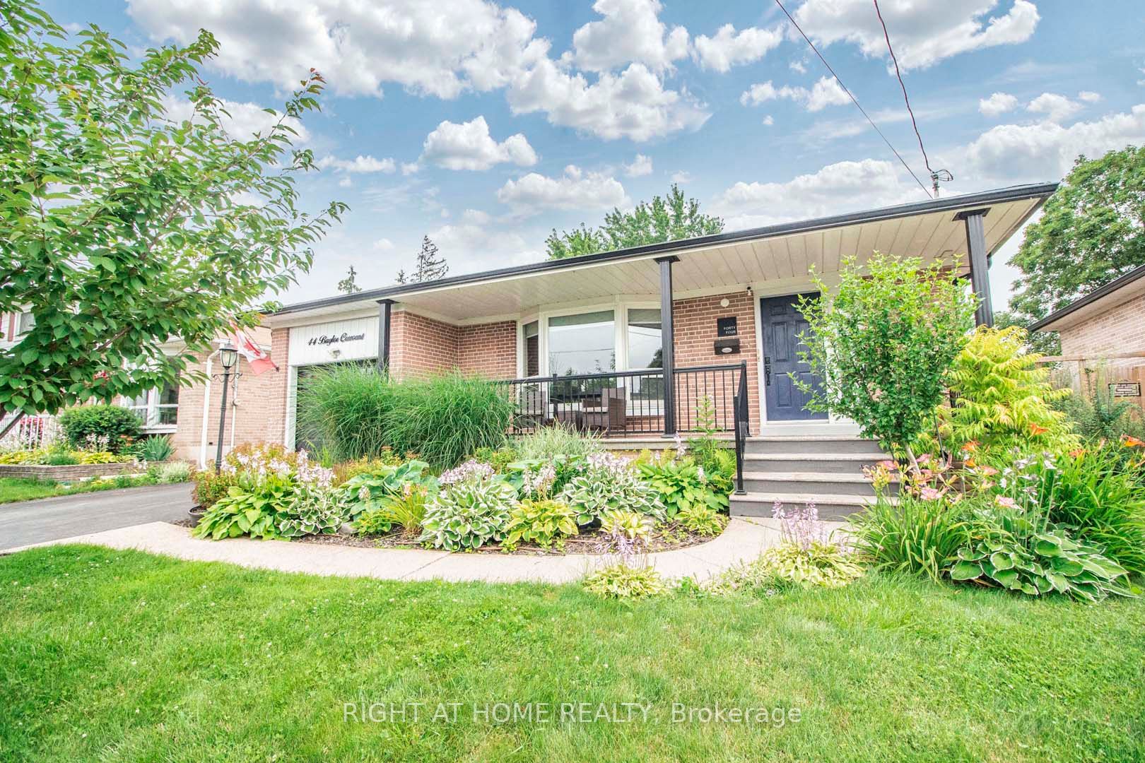 44 Baylor Cres
