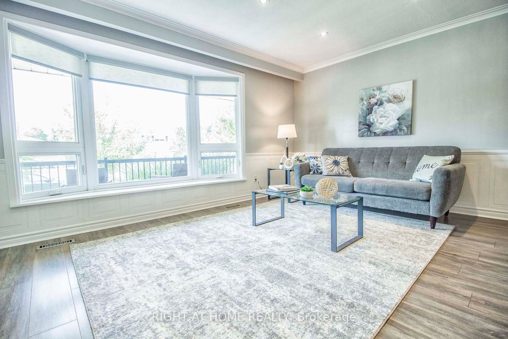44 Baylor Cres