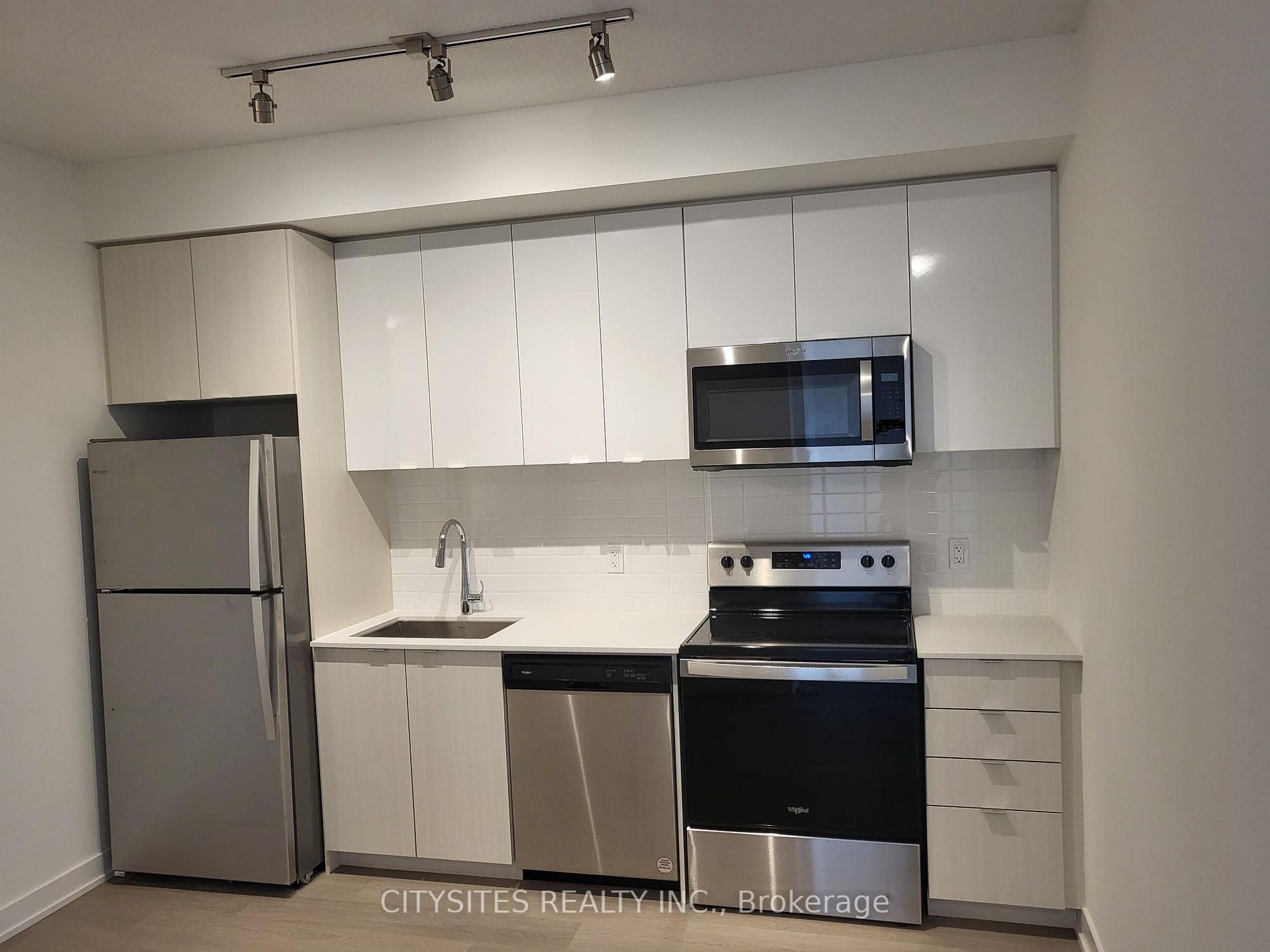 859 The Queensway, #307