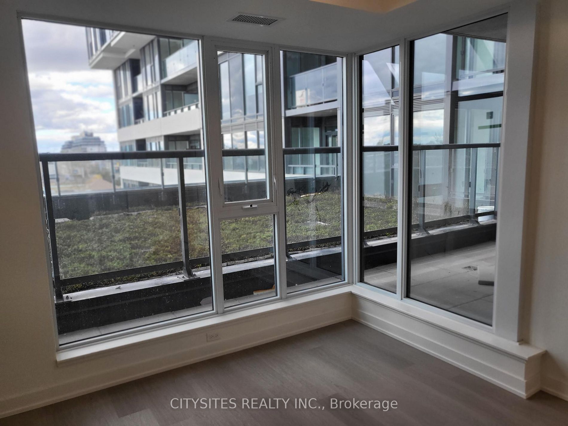 859 The Queensway, #307