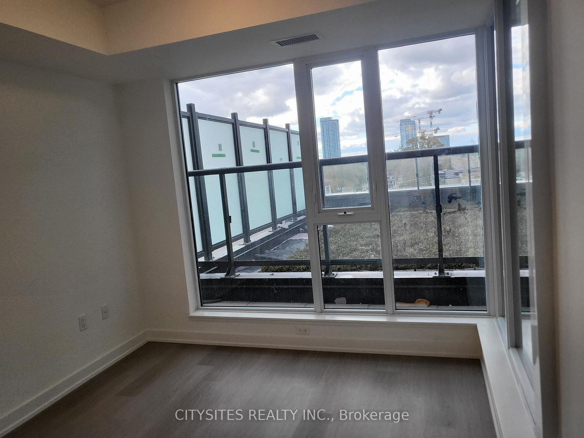 859 The Queensway, #307