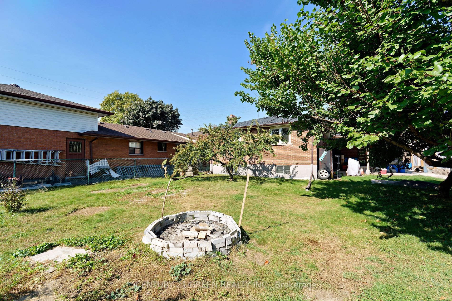958 South Service Rd