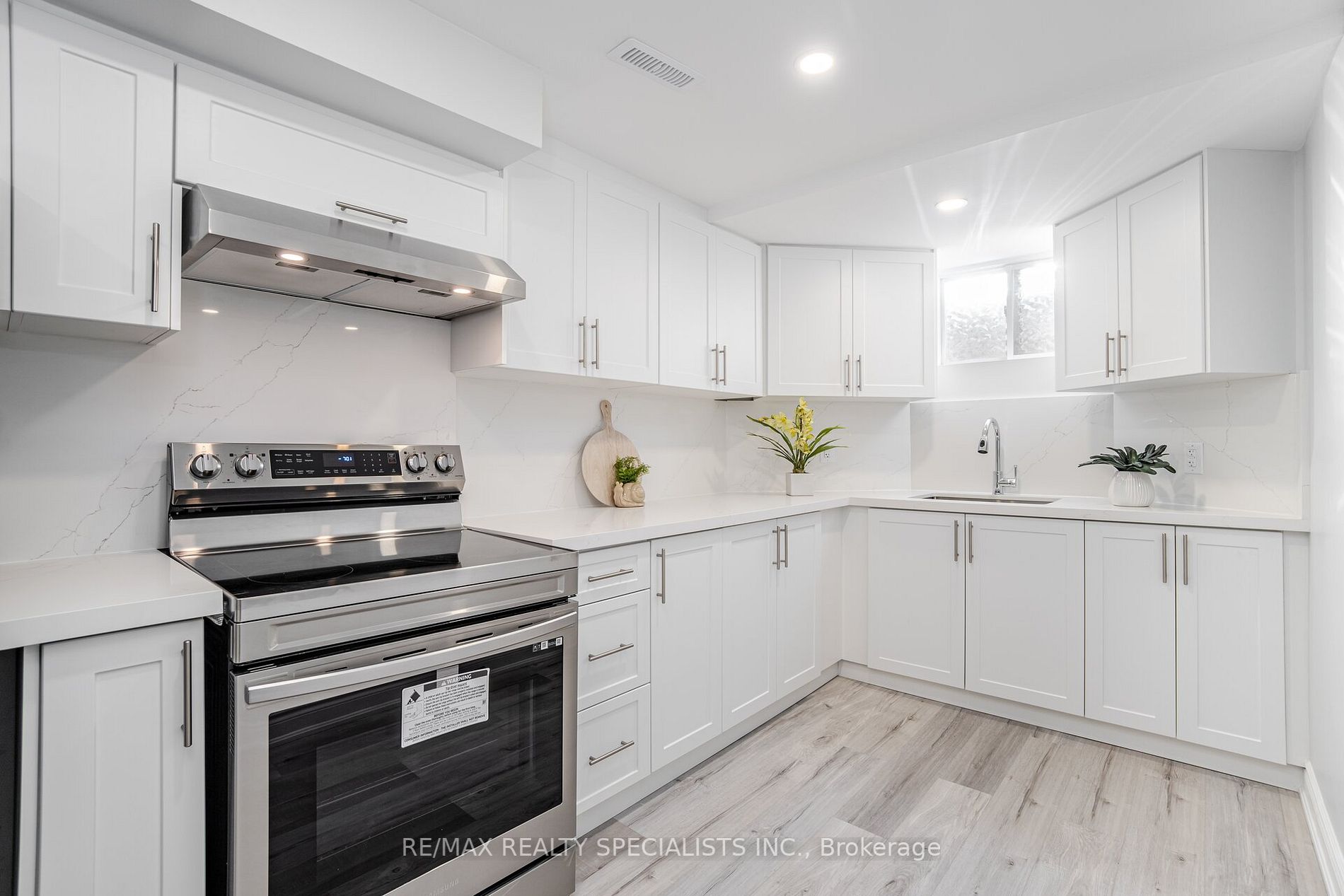 181 Satok Cres