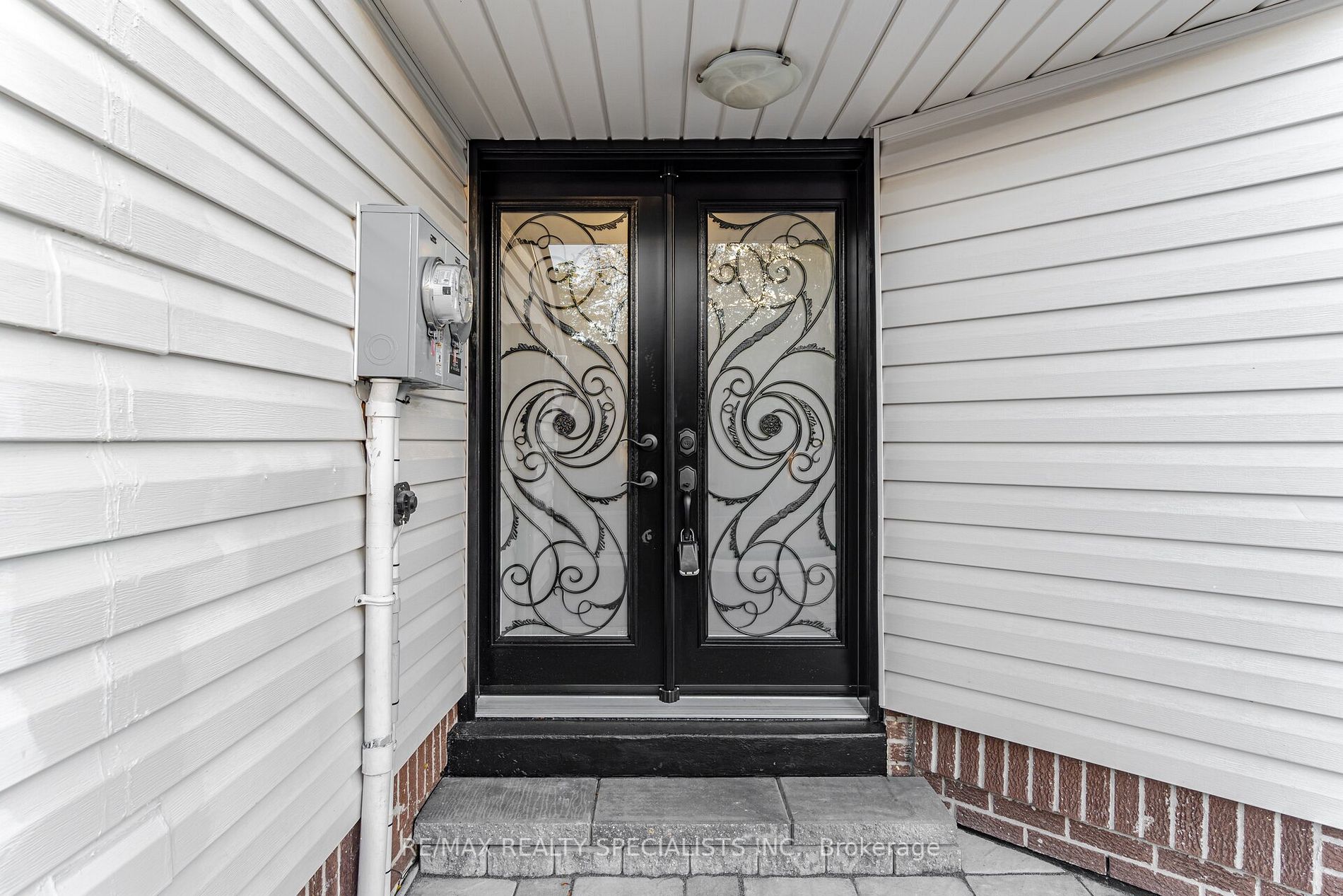 181 Satok Cres