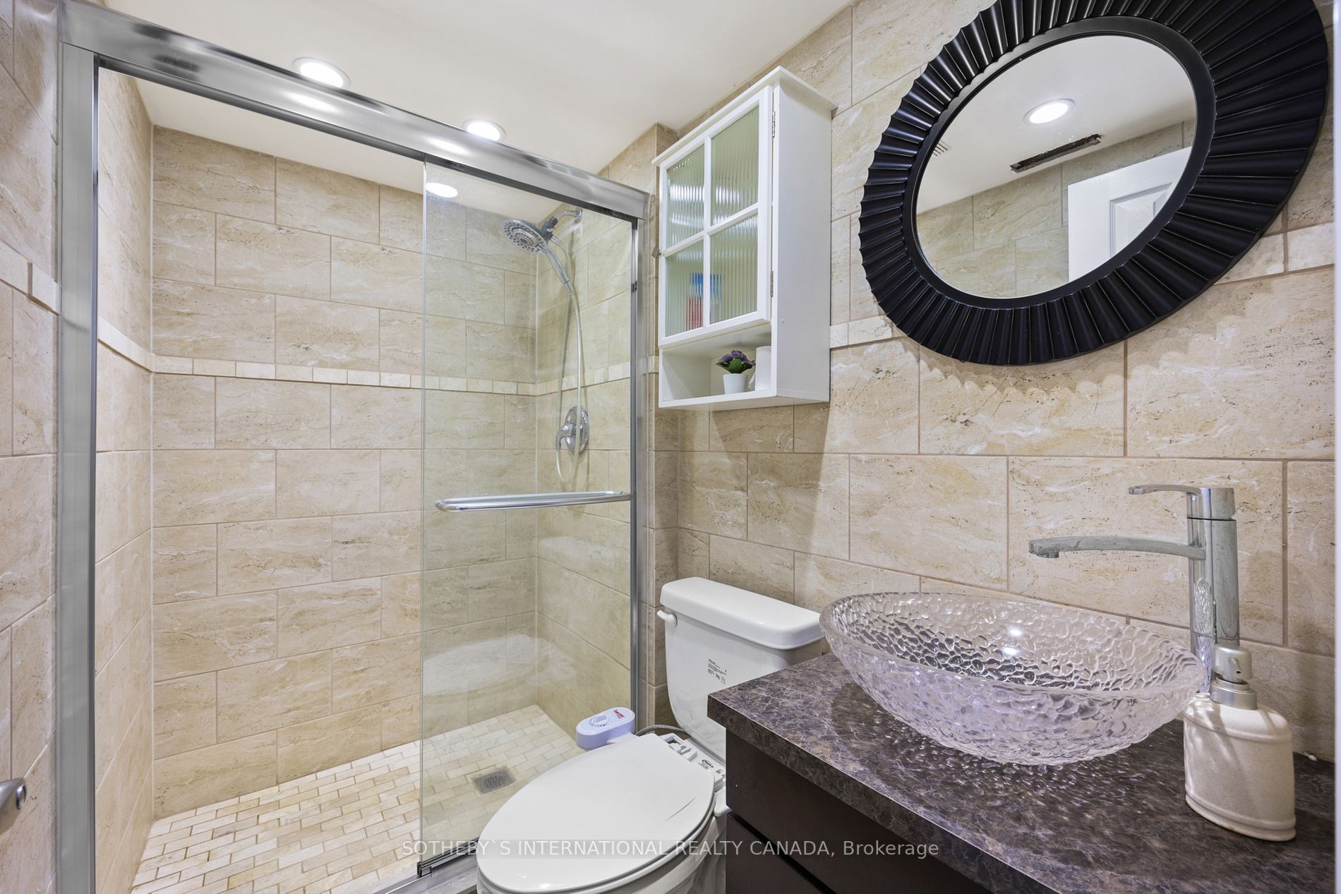 1158 Riddell Cres