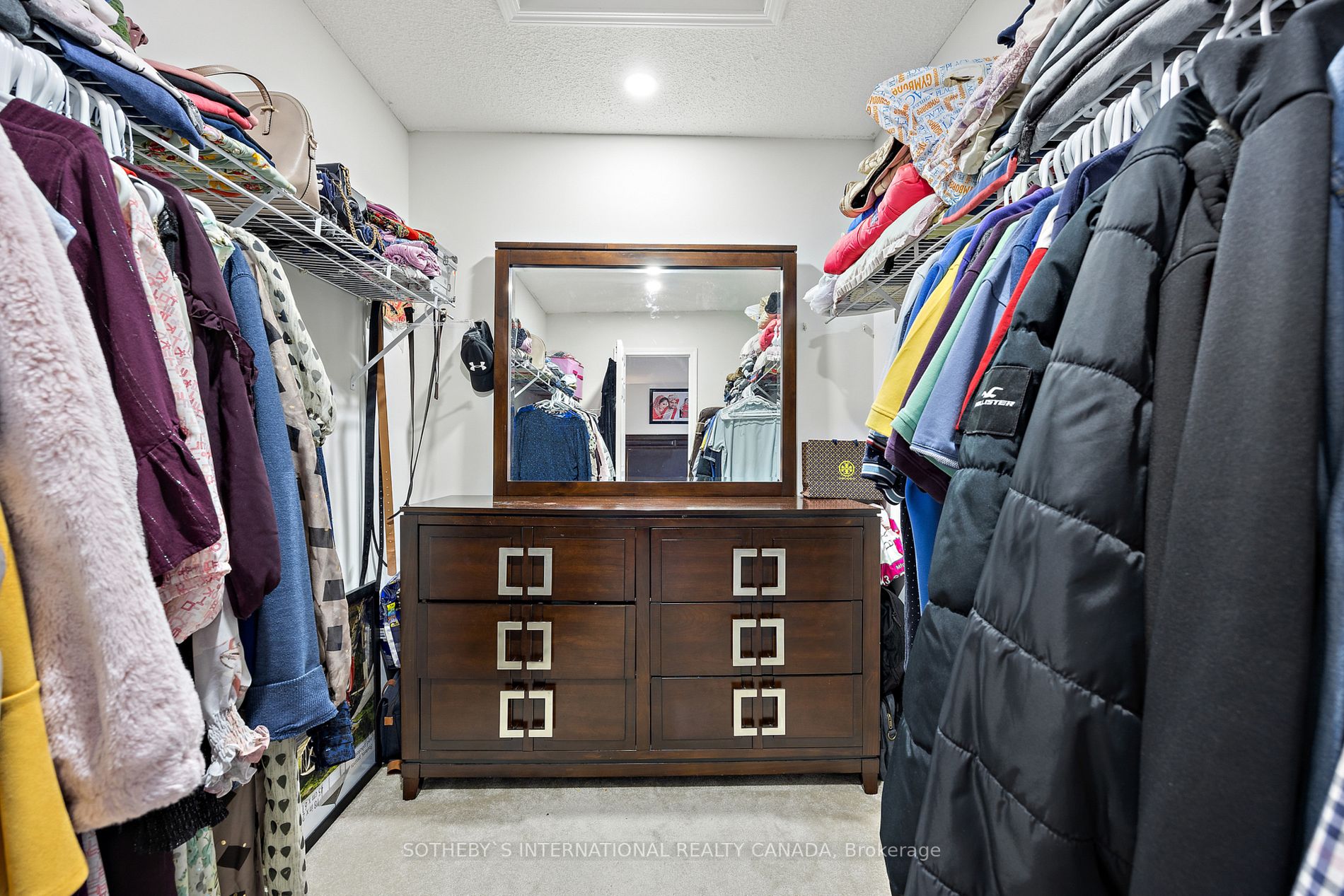 1158 Riddell Cres