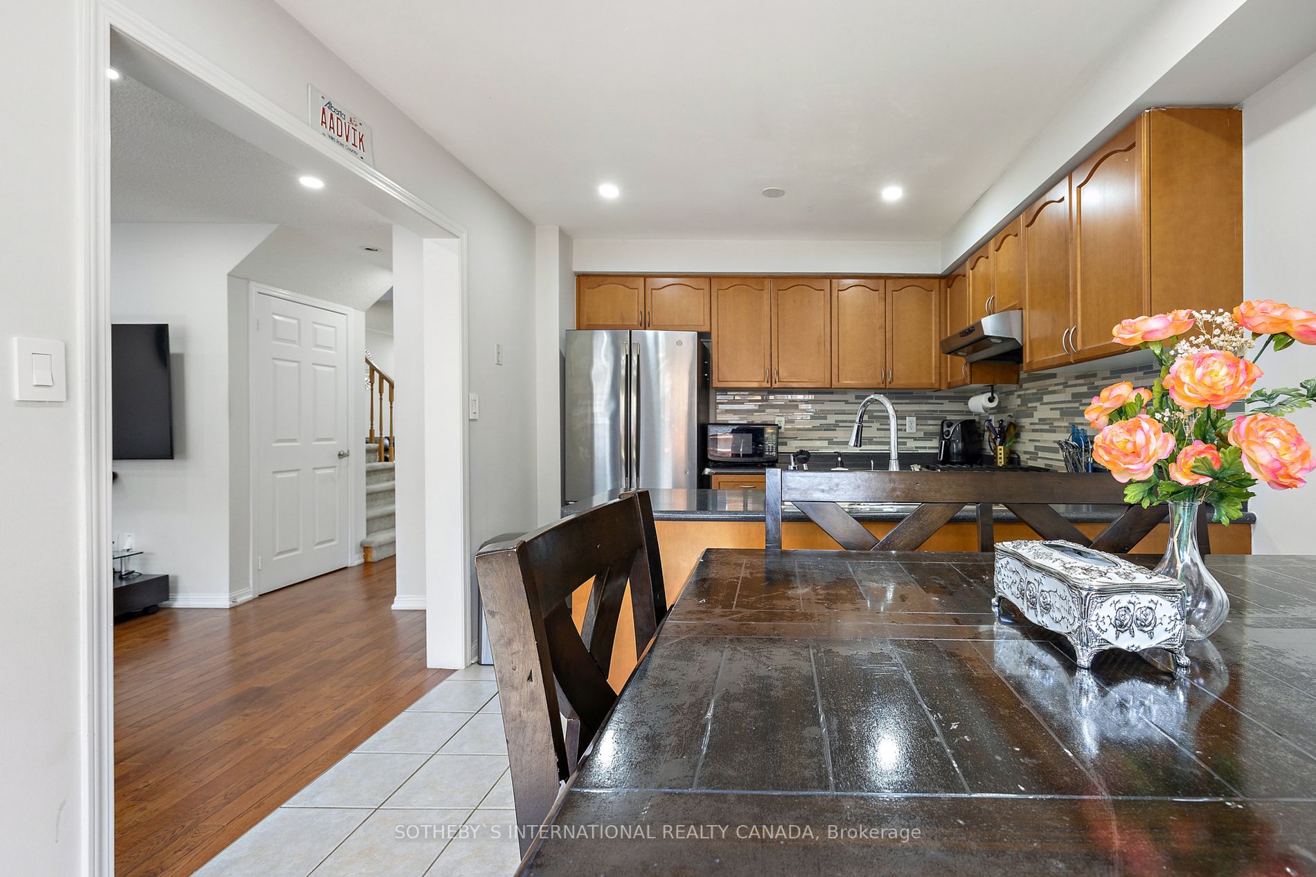 1158 Riddell Cres