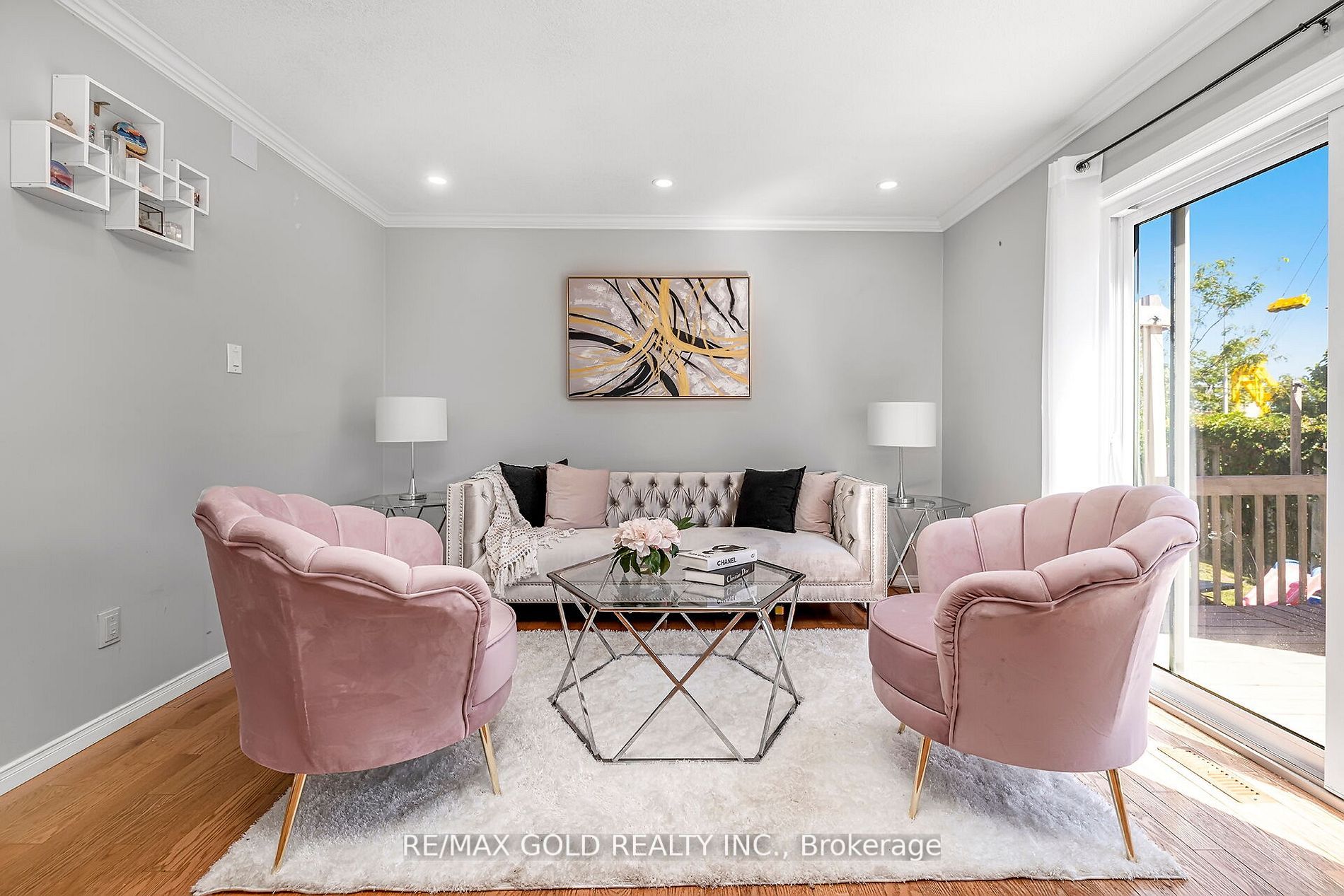 53 Smith Dr